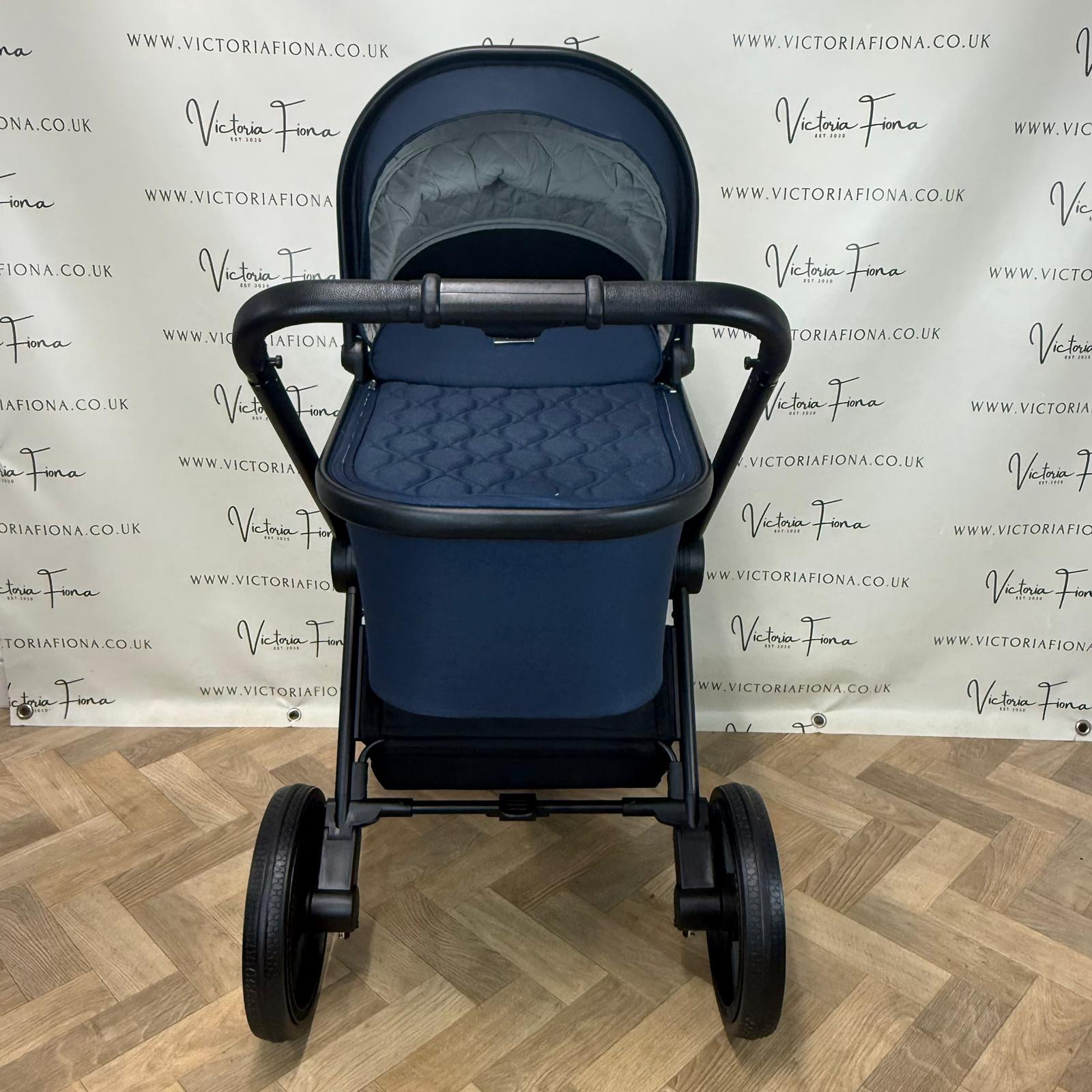 PRELOVED Venicci Tinum Edge 3 in 1 Carrycot & Pushchair - Ocean Blue - Image 4