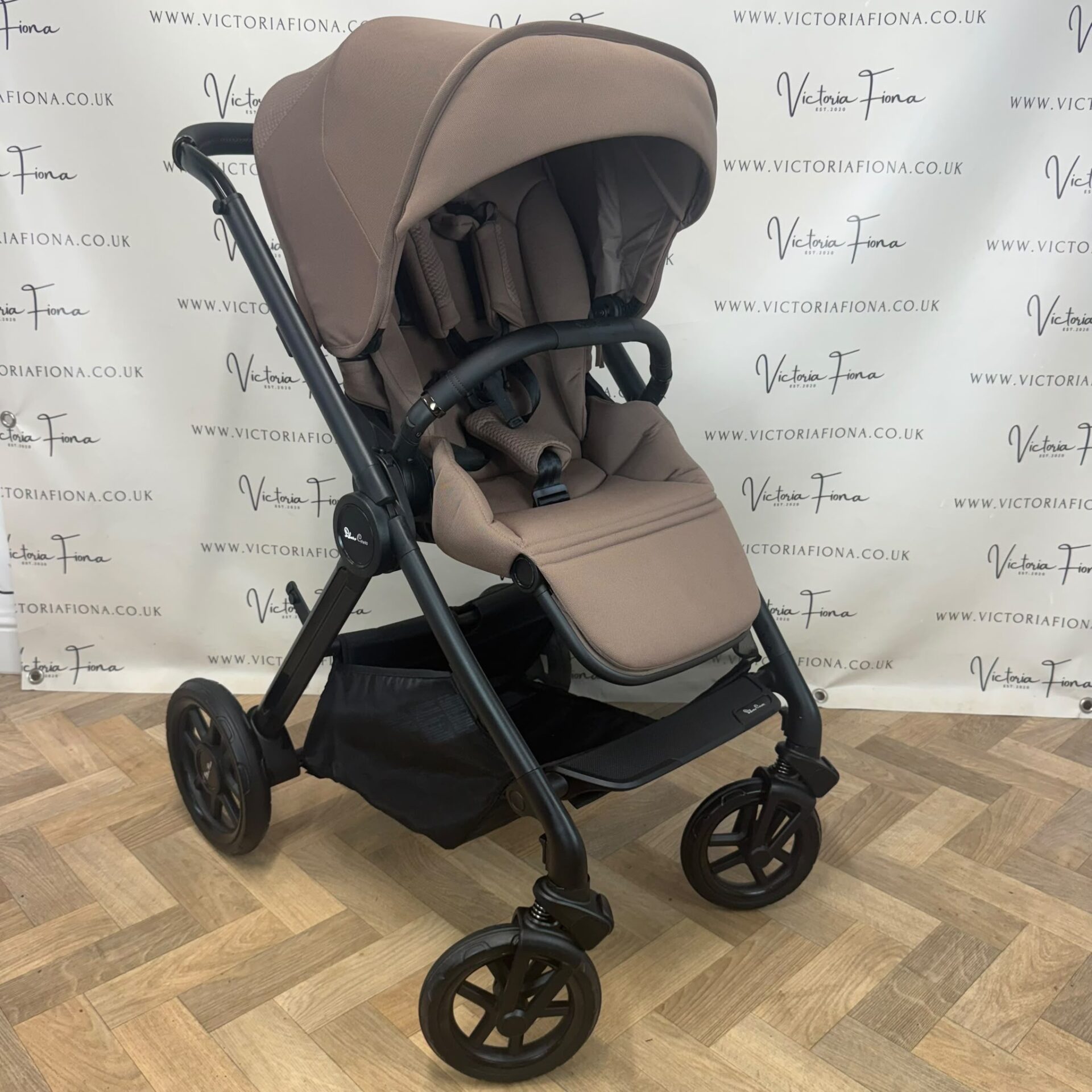 PRELOVED Silver Cross Reef 2 Carrycot & Pushchair - Caramel - Image 10