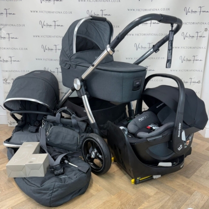 PRELOVED Mamas & Papas Ocarro Carrycot & Pushchair with Maxi Cosi 360 Spin Car Seat & Isofix - Steel Grey
