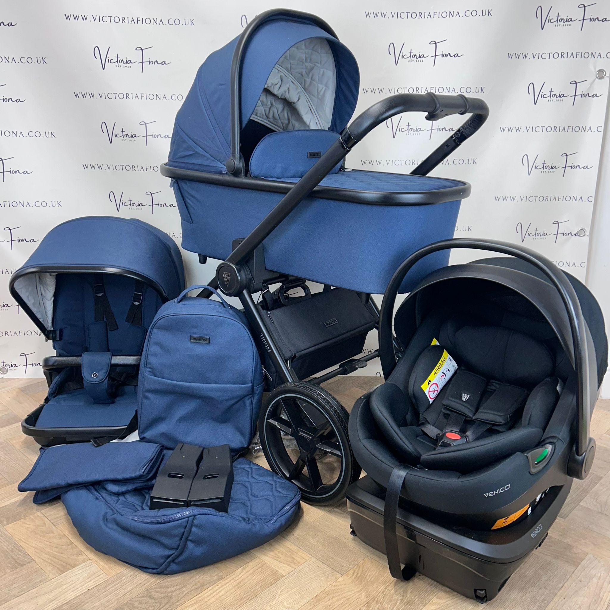 PRELOVED Venicci Tinum Edge 3 in 1 Carrycot & Pushchair & Car Seat - Ocean Blue