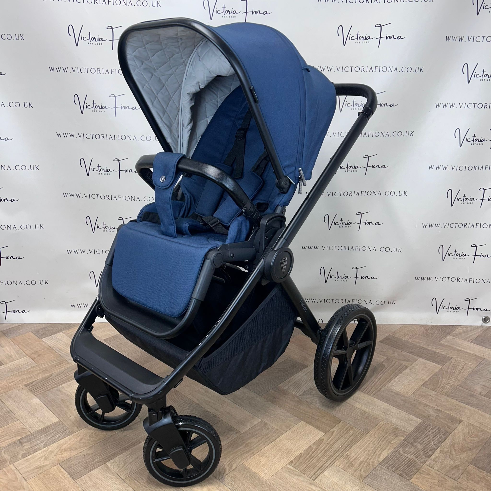 PRELOVED Venicci Tinum Edge 3 in 1 Carrycot & Pushchair & Car Seat - Ocean Blue - Image 8