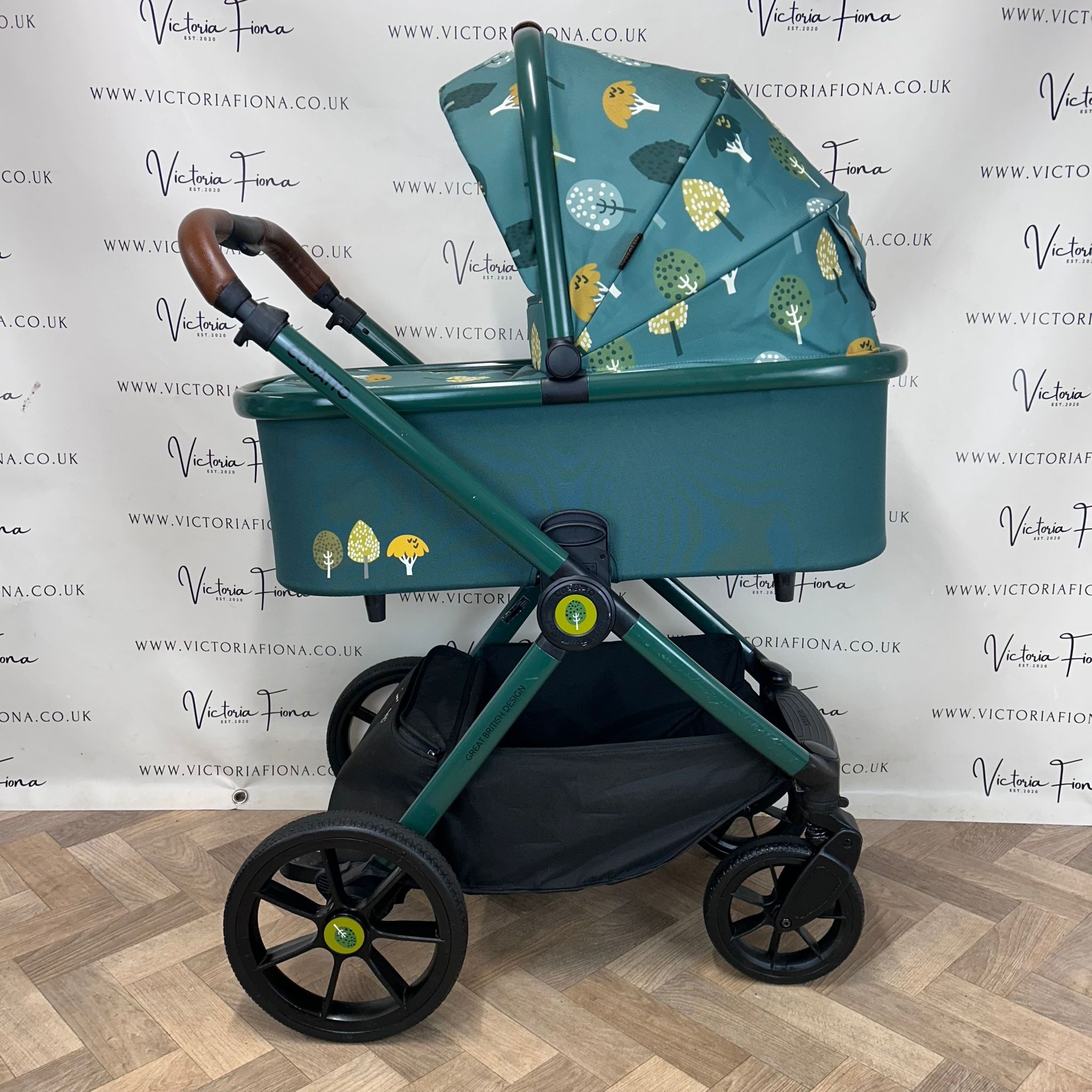 PRELOVED Cosatto Giggle 4 Carrycot & Pushchair - Faraway Green - Image 4
