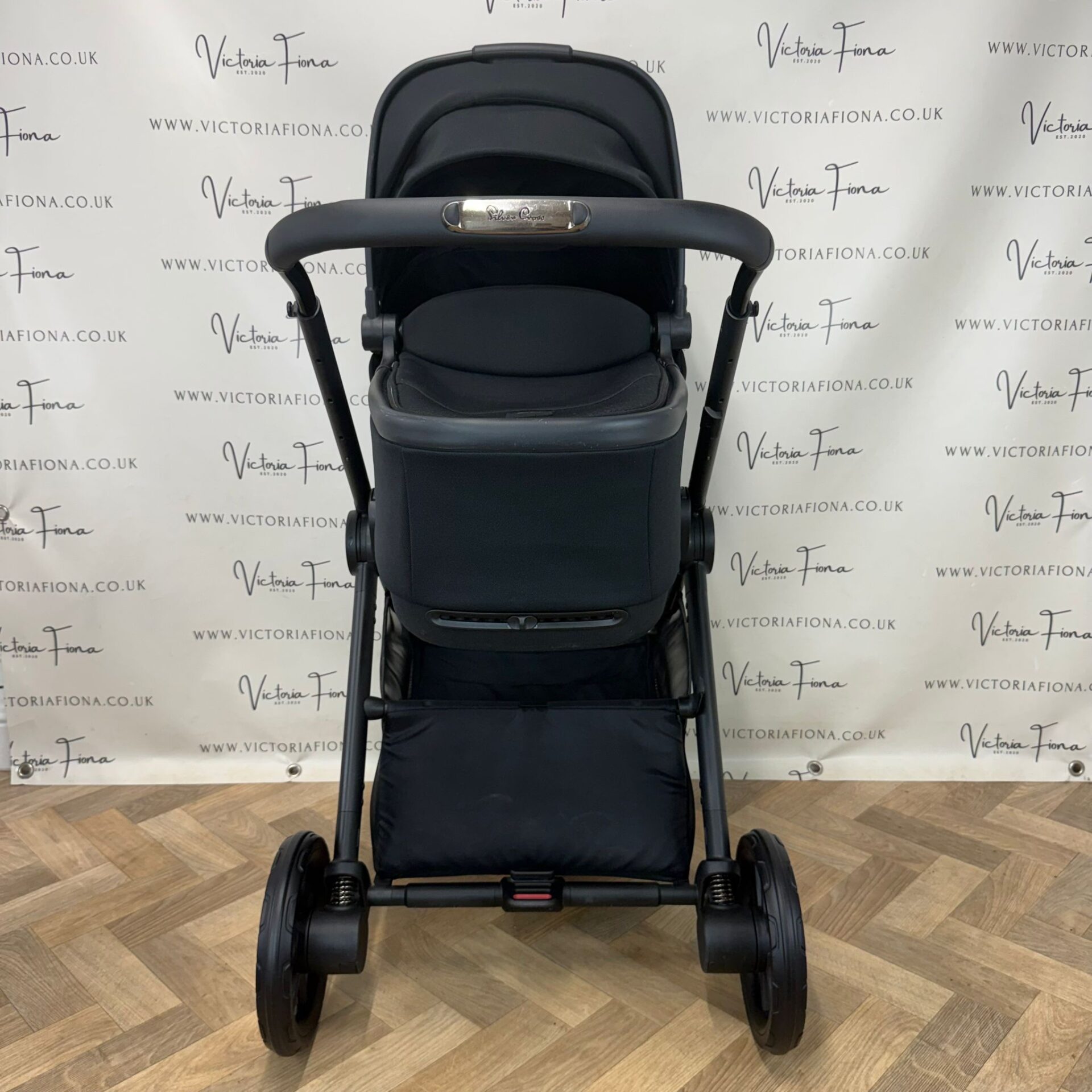 PRELOVED Silver Cross Reef 2 Carrycot & Pushchair - Space Black - Image 3