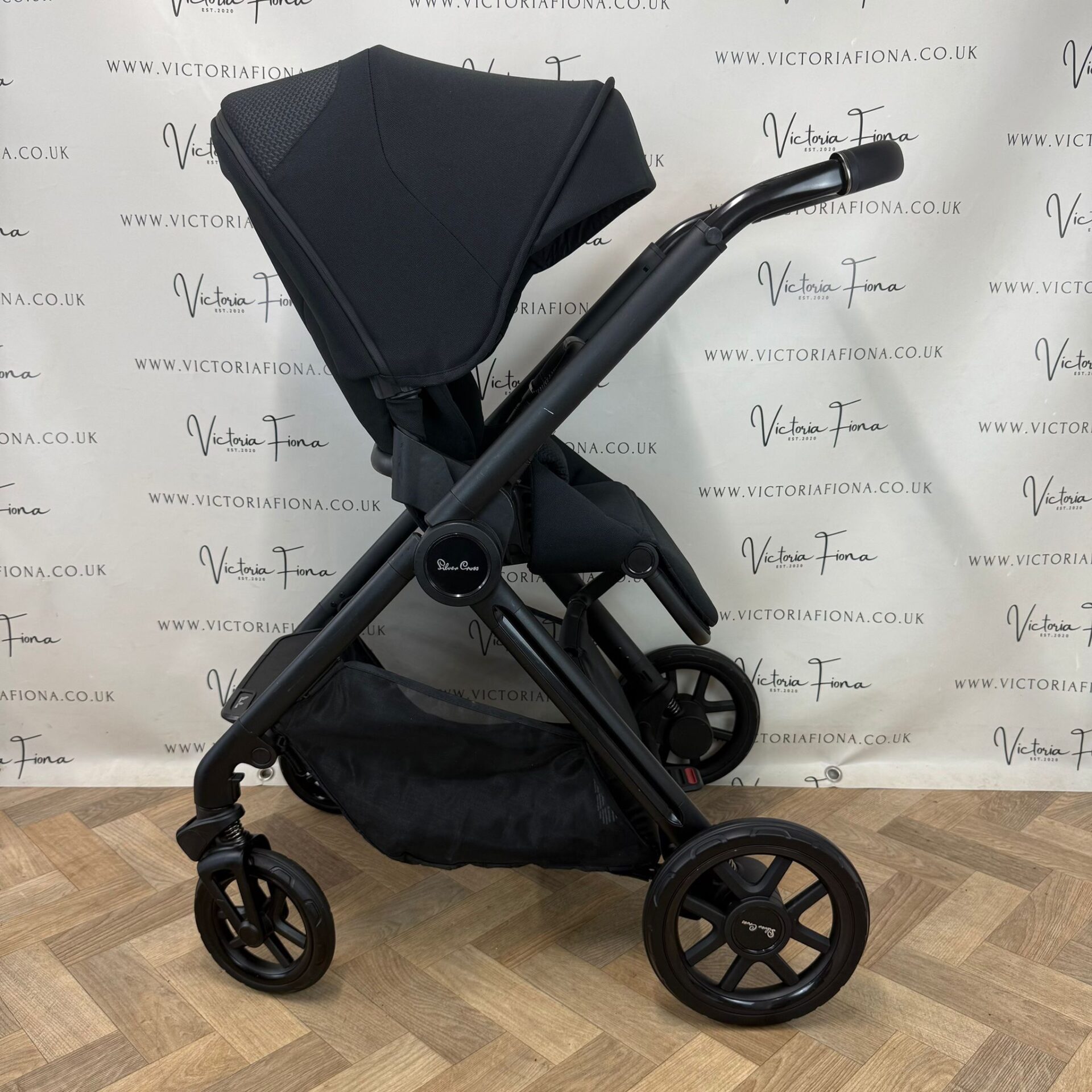 PRELOVED Silver Cross Reef 2 Carrycot & Pushchair - Space Black - Image 5