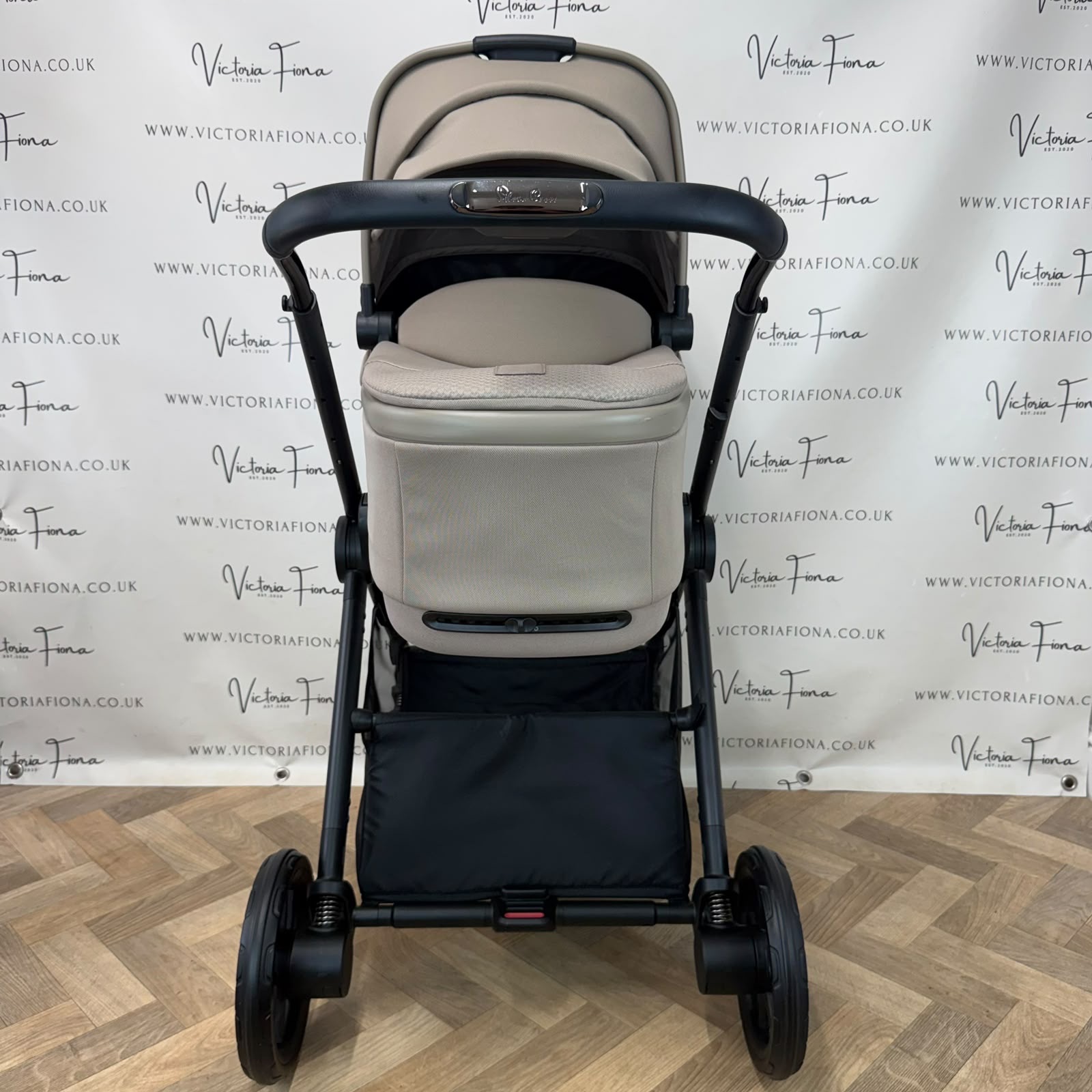 EX DISPLAY Silver Cross Reef 2 Carrycot & Pushchair - Mocha - Image 4