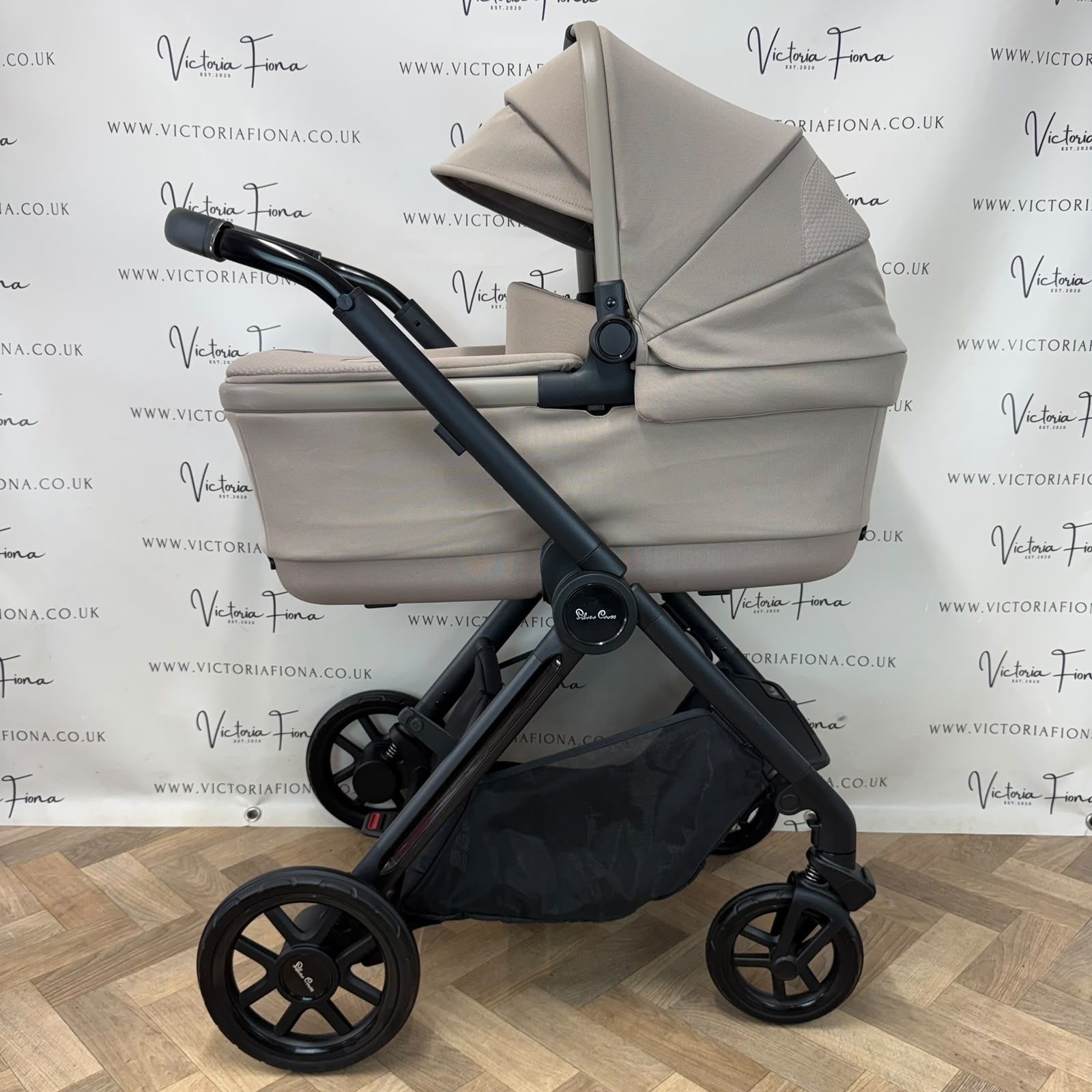 EX DISPLAY Silver Cross Reef 2 Carrycot & Pushchair - Mocha - Image 2
