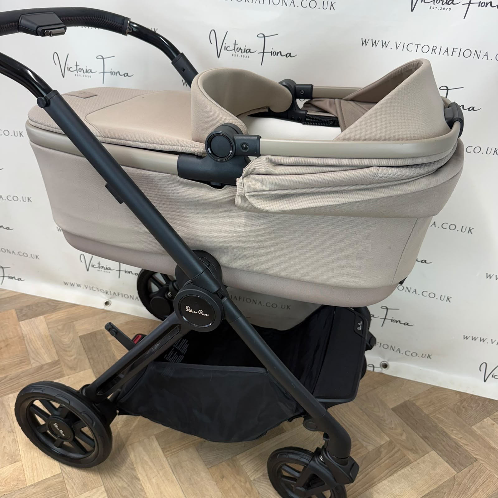 EX DISPLAY Silver Cross Reef 2 Carrycot & Pushchair - Mocha - Image 3