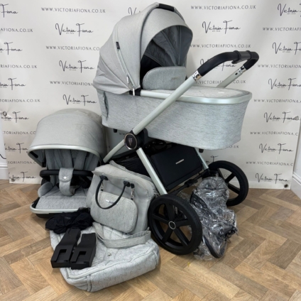 PRELOVED Venicci Tinum Upline Carrycot & Pushchair - Moonstone