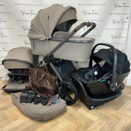 PRELOVED Venicci Tinum Upline Carrycot & Pushchair with 360 Spin Car Seat & Isofix - Leo RRP£1149