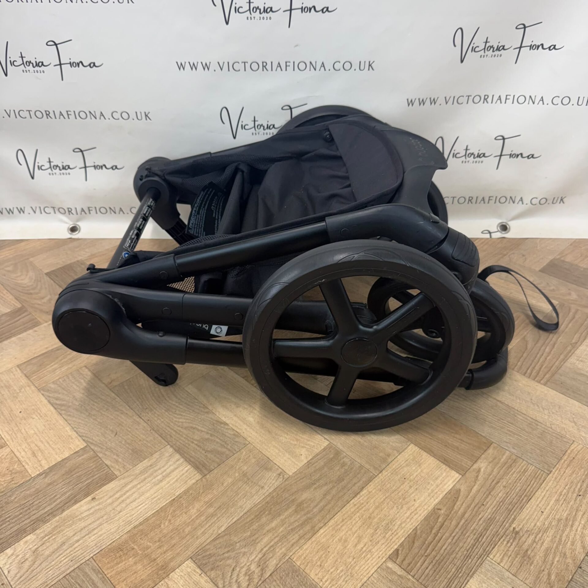 PRELOVED Bugaboo Fox 5 Carrycot & Pushchair with accessories - Misty White & Black - Image 10