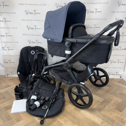 PRELOVED Bugaboo Fox 5 Carrycot & Pushchair with accessories - Stormy Blue & Black