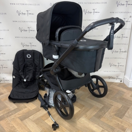 PRELOVED Bugaboo Fox 5 Carrycot & Pushchair with accessories - All Black
