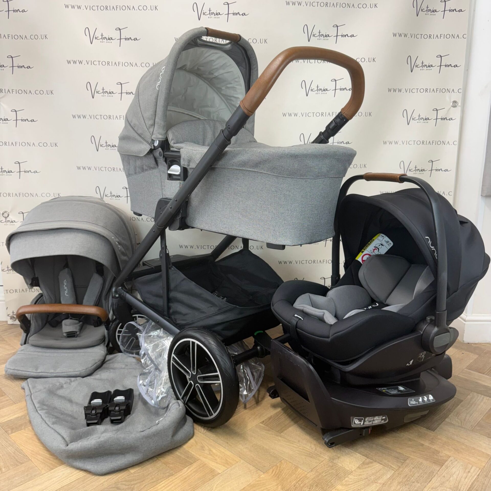 PRELOVED Nuna Mixx Next Carrycot & Pushchair with Car Seat & Isofix - Granite Grey