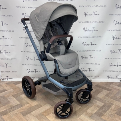 PRELOVED Maxi Cosi Fame Stroller - Twillic Truffle