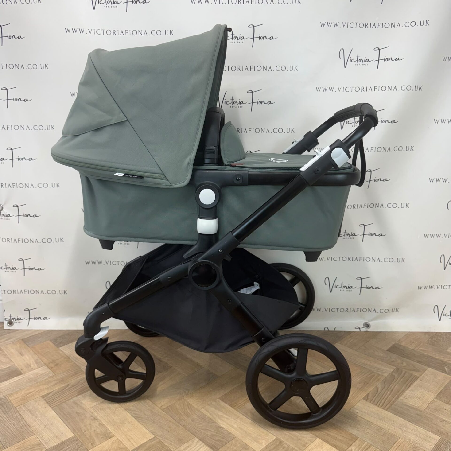 PRELOVED Bugaboo Fox Cub Carrycot & Pushchair - Forest Green π³ - Image 2