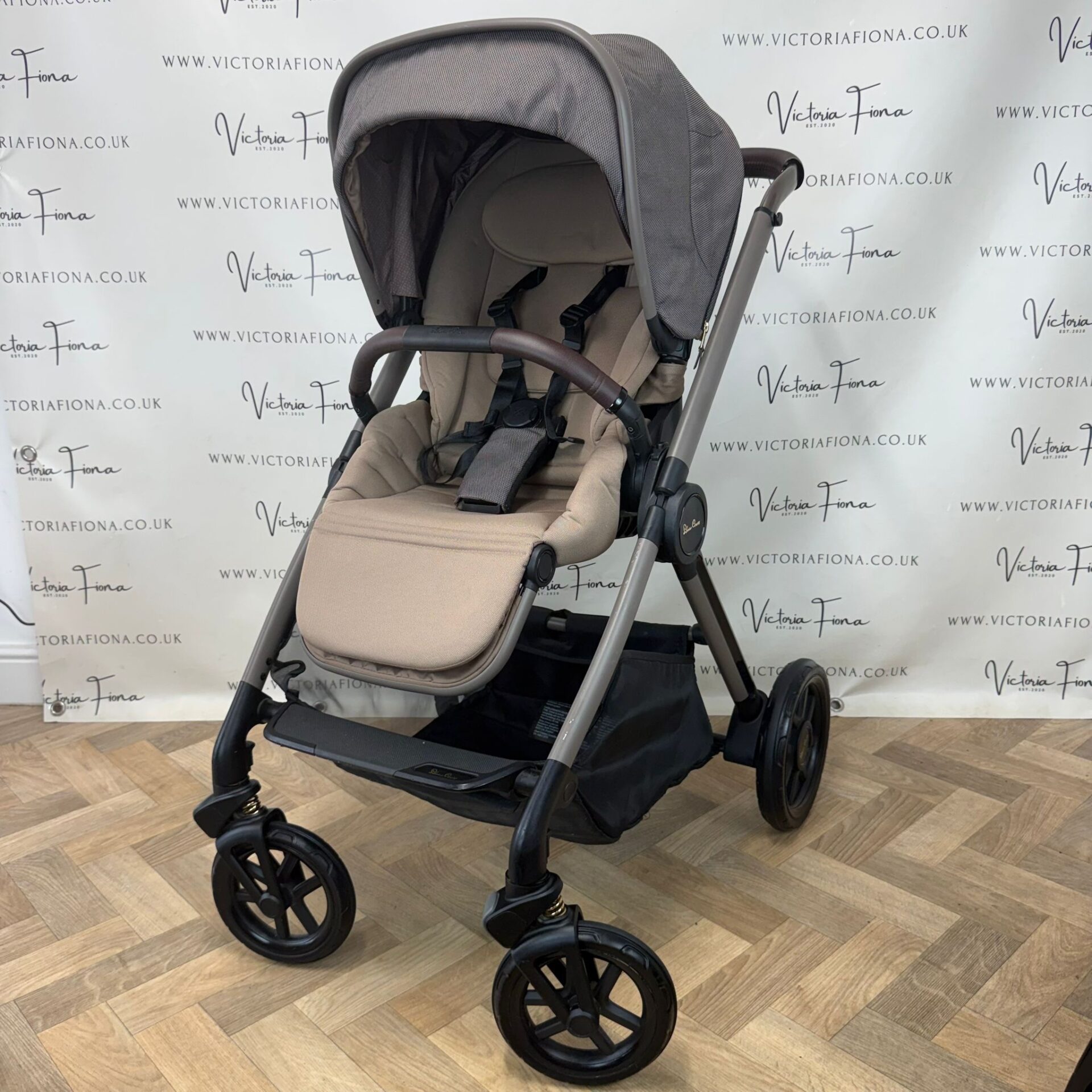 PRELOVED Silver Cross Reef Carrycot & Pushchair with Pebble 360 Car Seat & Isofix - Earth - Image 7
