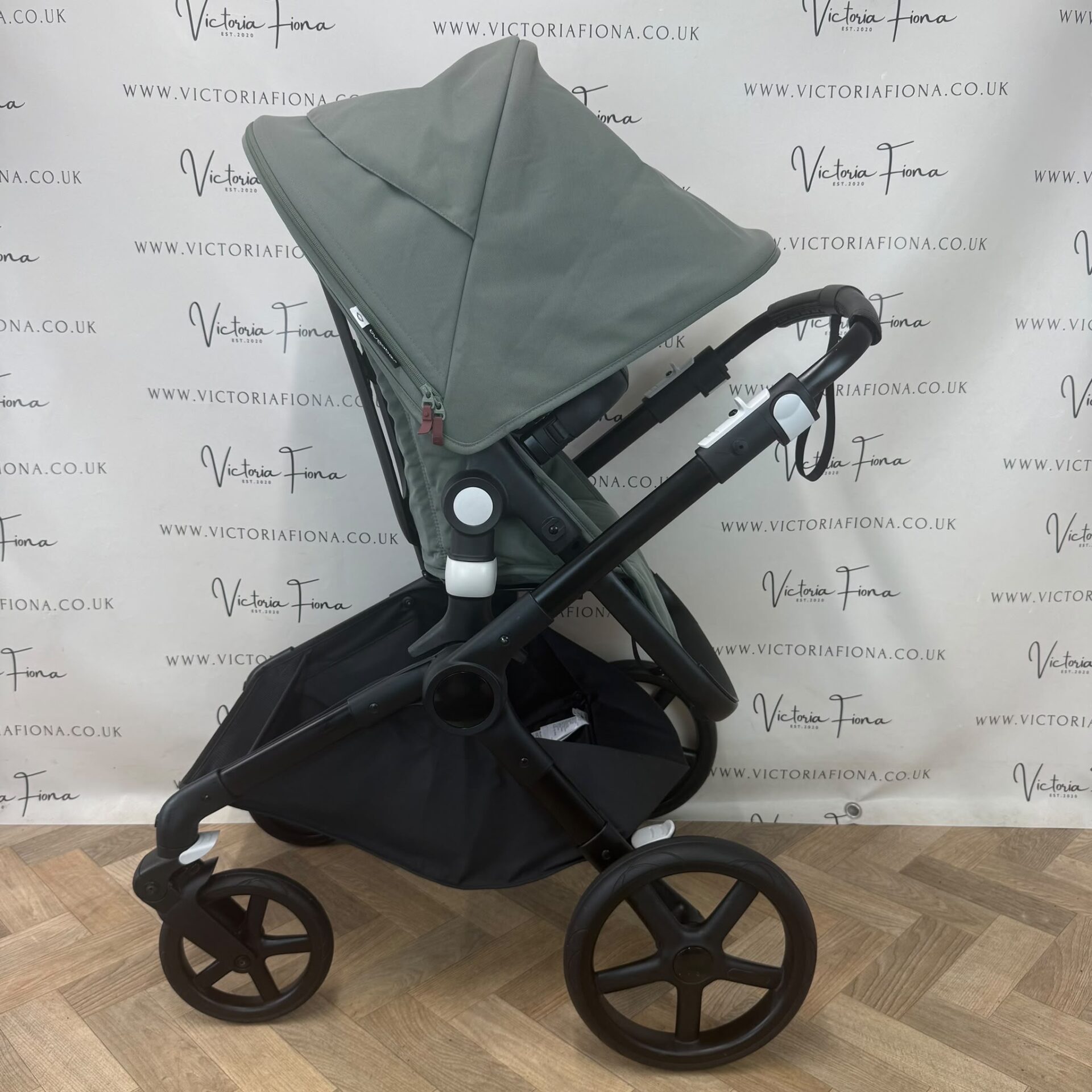 PRELOVED Bugaboo Fox Cub Carrycot & Pushchair - Forest Green π³ - Image 8