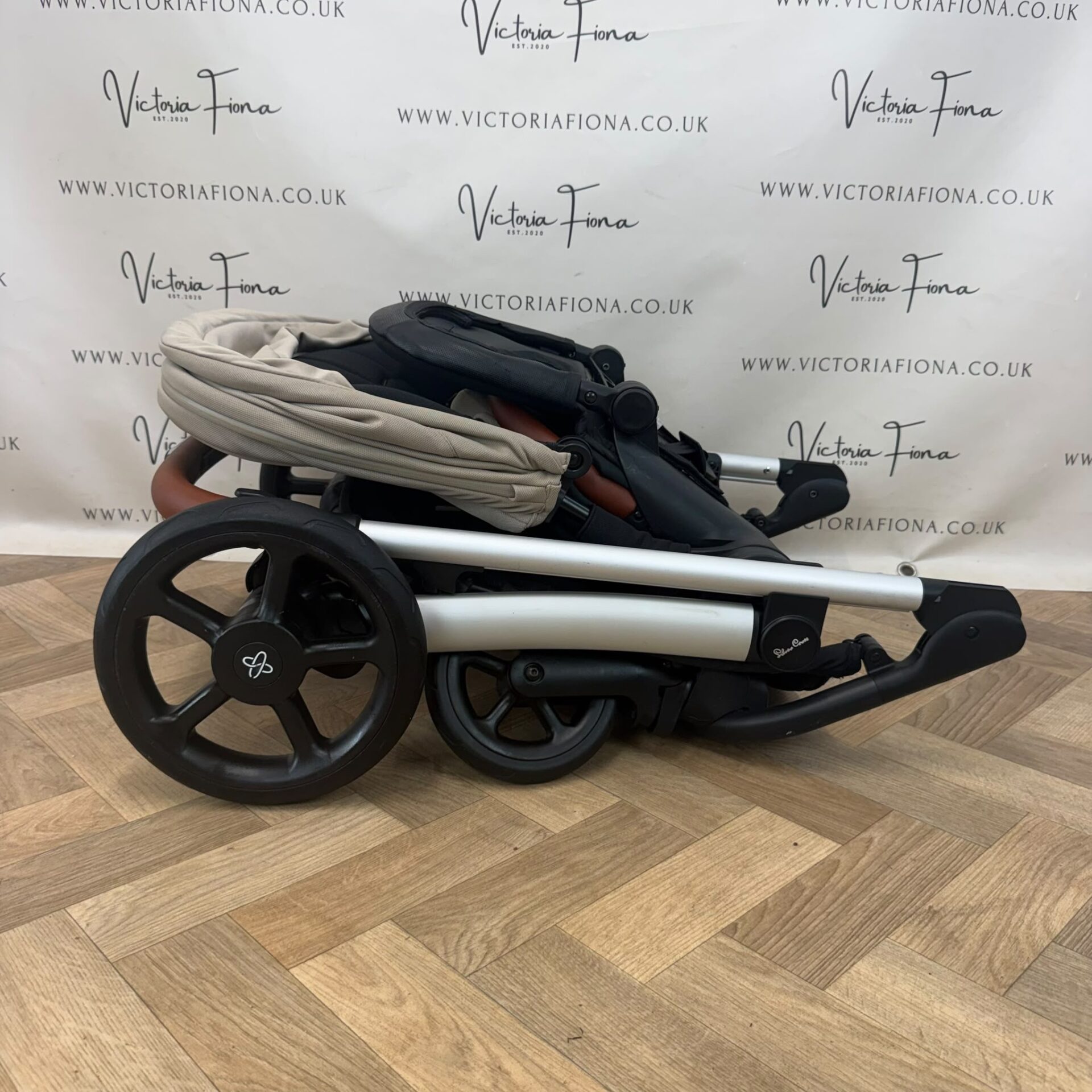 PRELOVED Silver Cross Tide Pushchair & Carrycot - Stone - Image 9