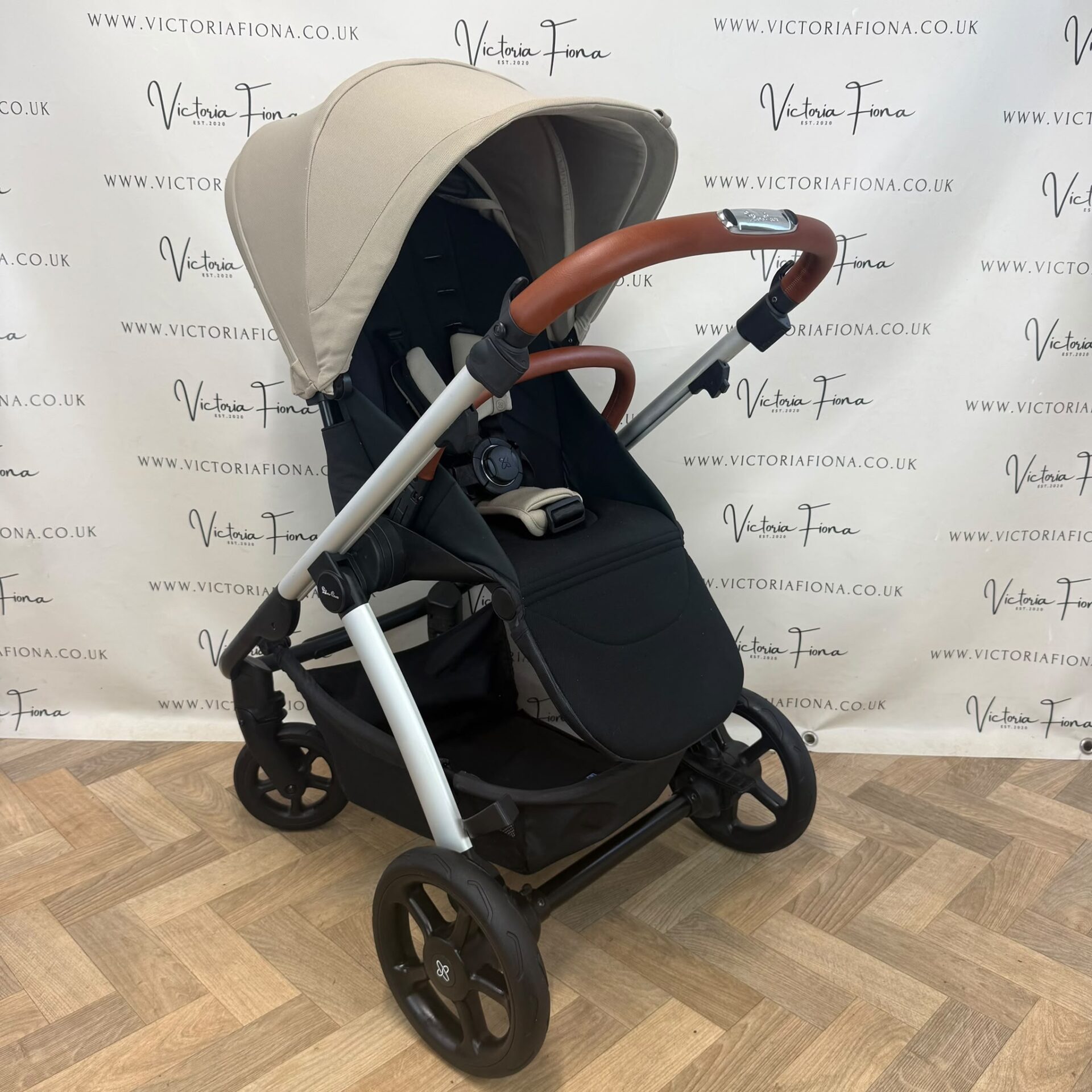 PRELOVED Silver Cross Tide Pushchair & Carrycot - Stone - Image 5