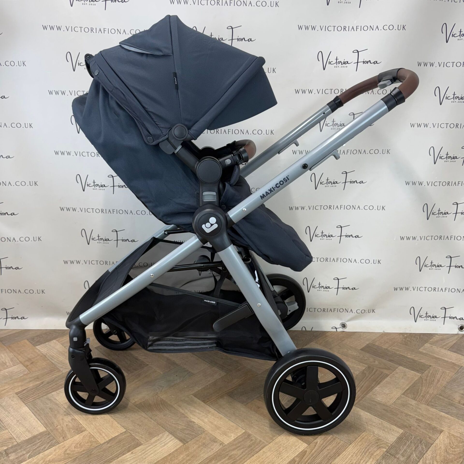 NEW Maxi Cosi Zelia 2 2-in-1 Carrycot & Pushchair - Graphite - Image 3