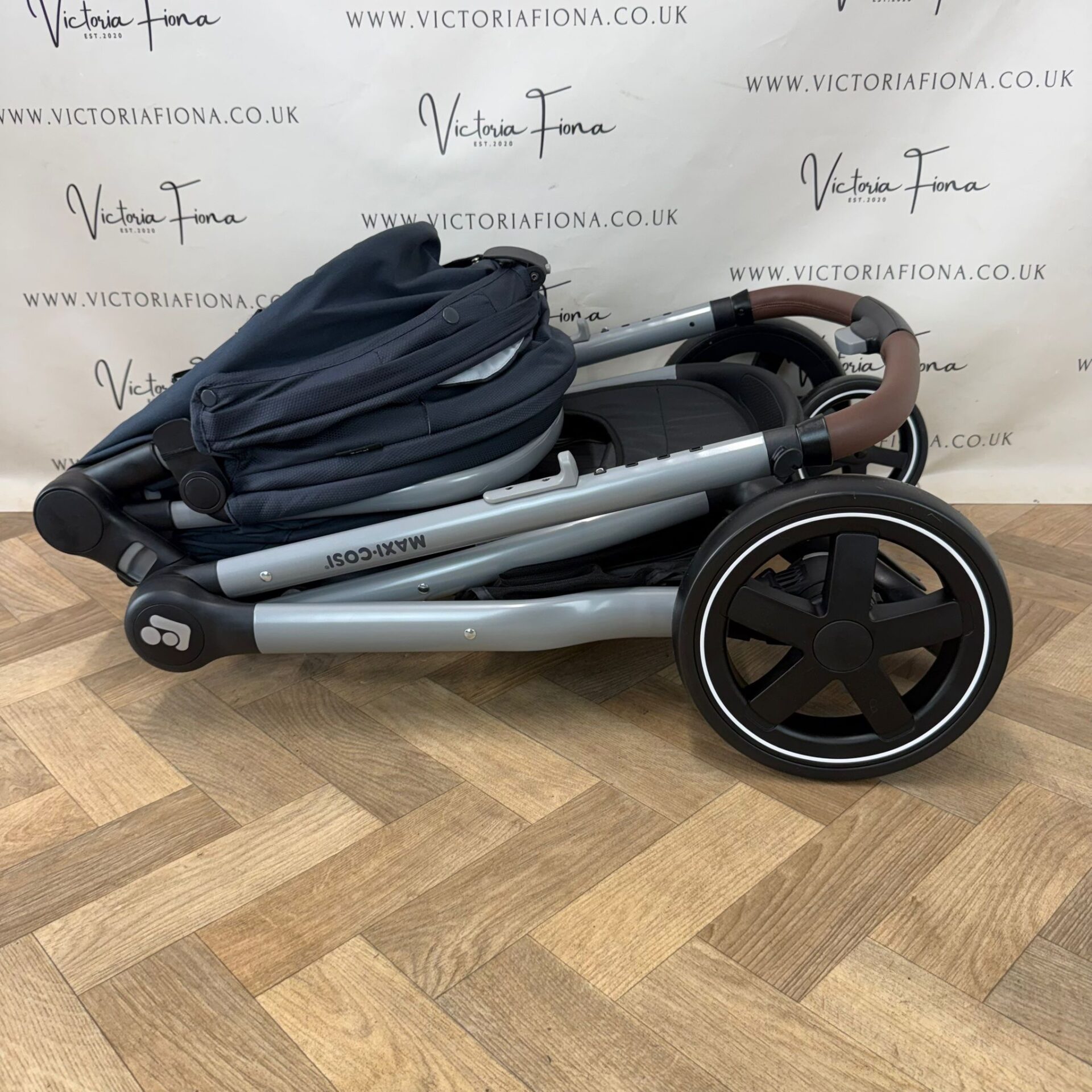 NEW Maxi Cosi Zelia 2 2-in-1 Carrycot & Pushchair - Graphite - Image 5