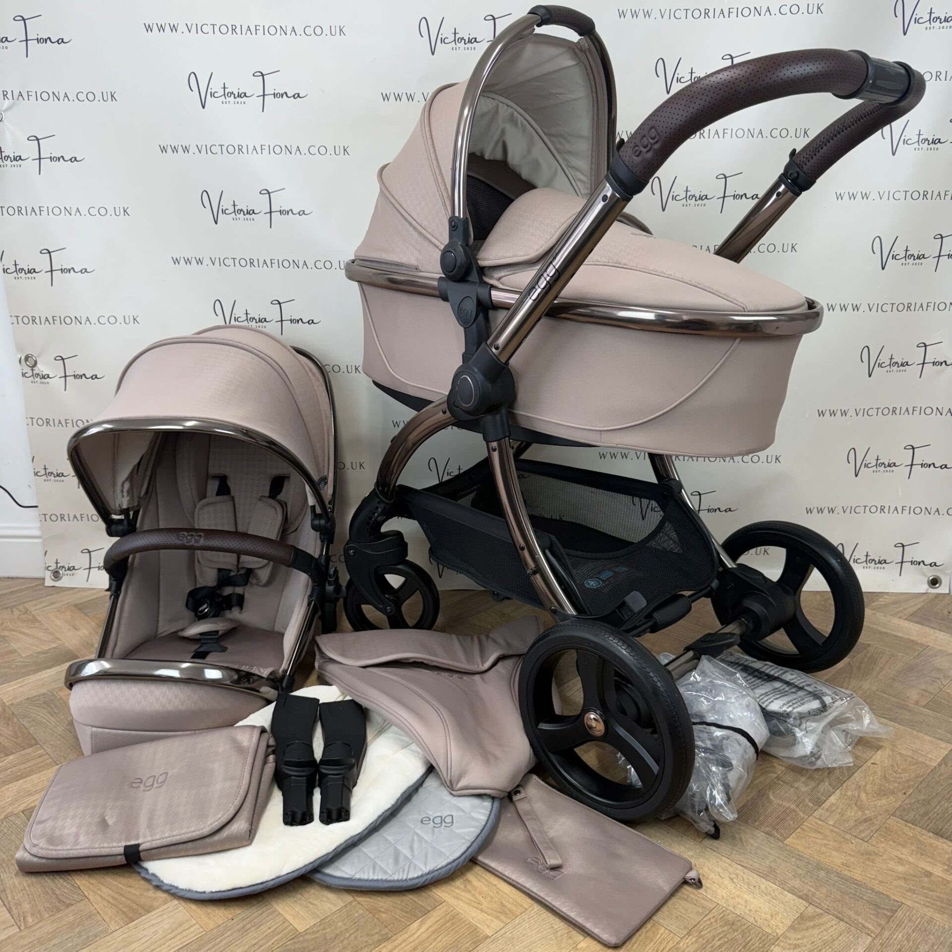 PRELOVED Egg 3 Pushchair & Carrycot - Houndstooth Almond