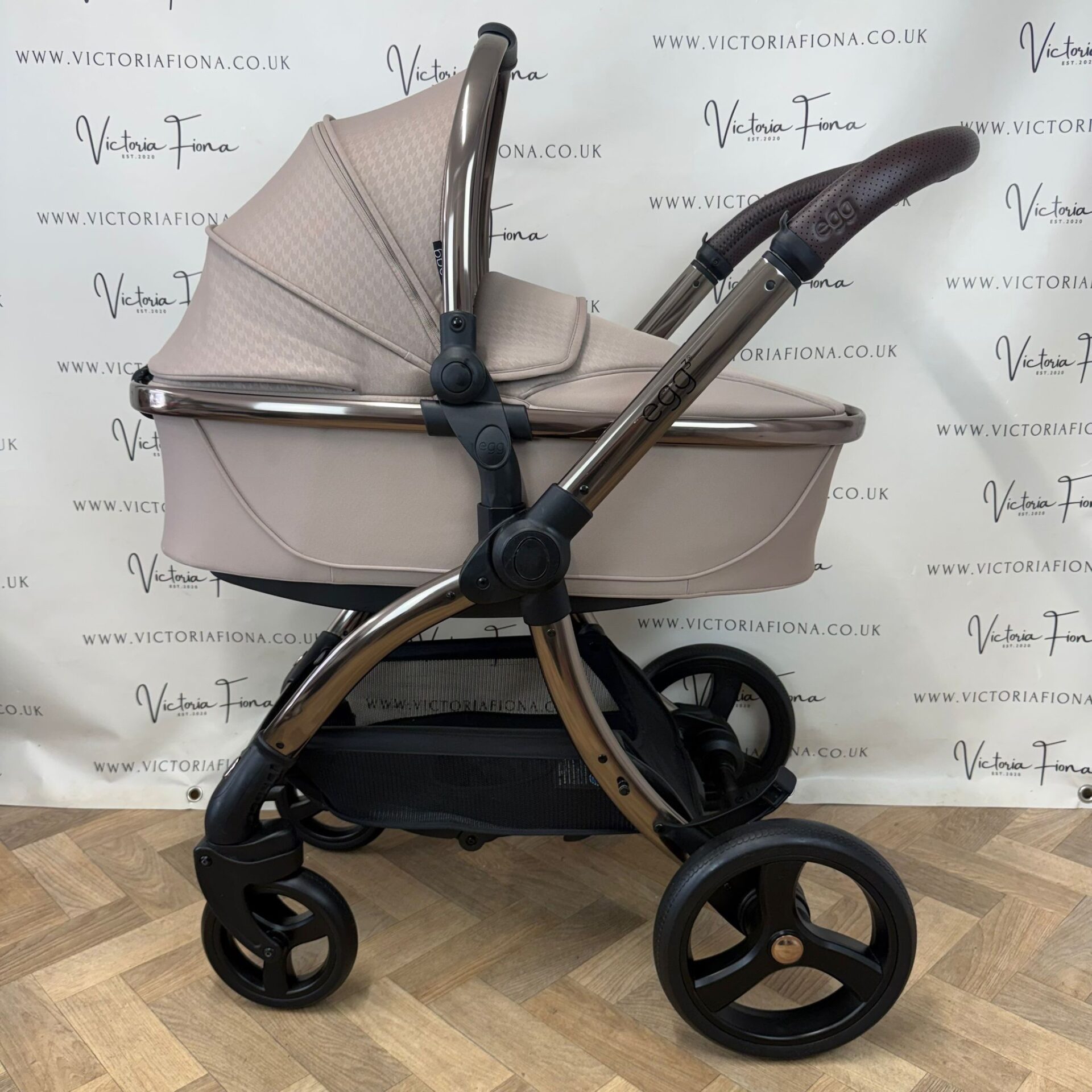 PRELOVED Egg 3 Pushchair & Carrycot - Houndstooth Almond - Image 2
