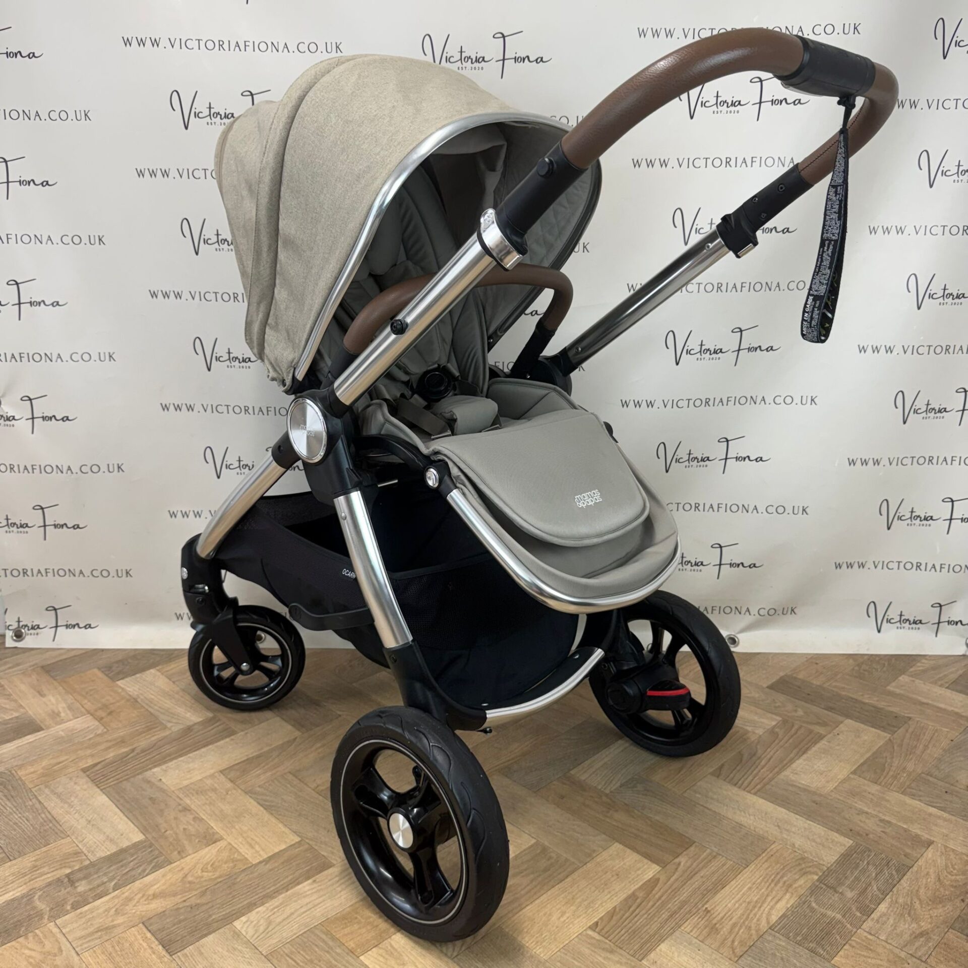 PRELOVED Mamas And Papas Ocarro Pushchair & Carrycot with Cybex Cloud T and 360 Spin Isofix - Cashmere - Image 5