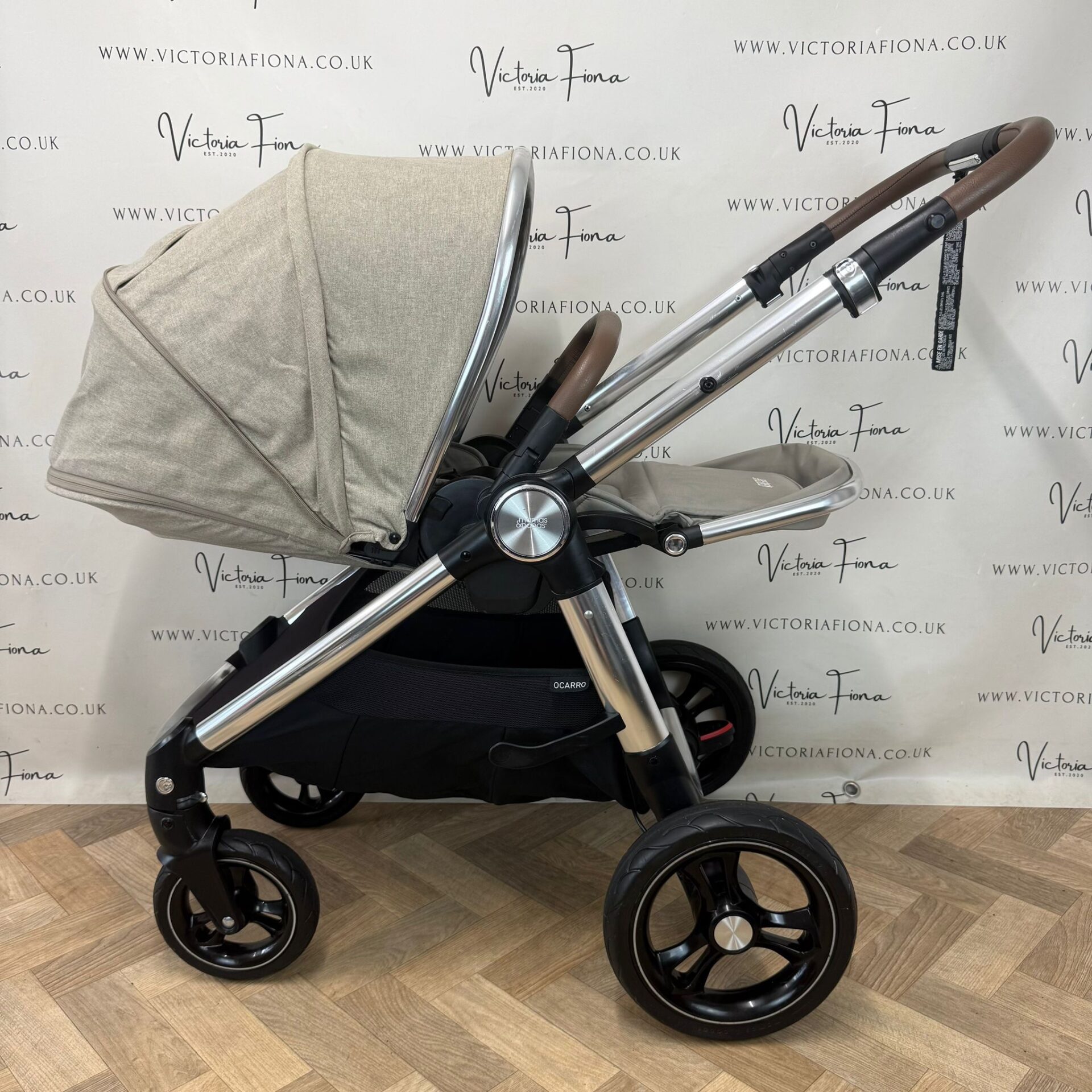 PRELOVED Mamas And Papas Ocarro Pushchair & Carrycot with Cybex Cloud T and 360 Spin Isofix - Cashmere - Image 6