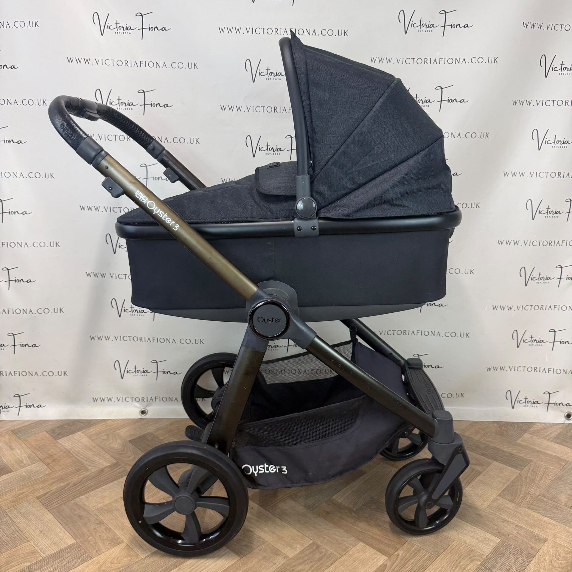 PRELOVED Babystyle Oyster 3 Pushchair & Carrycot - Noir Black π€ - Image 2