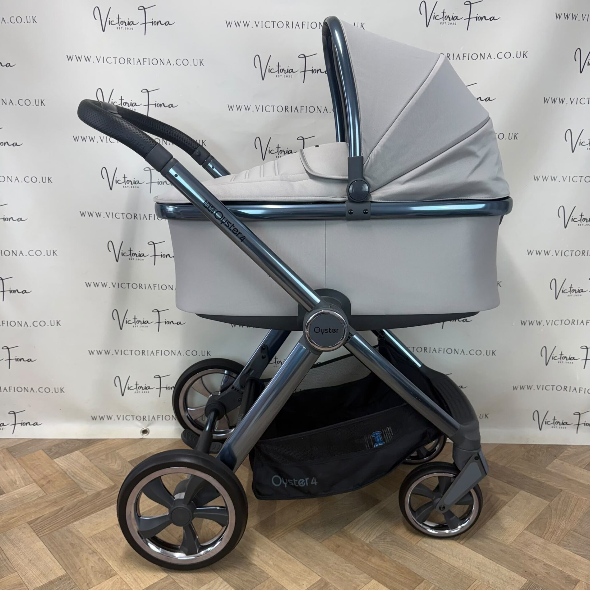 PRELOVED Babystyle Oyster 4 Pushchair & Carrycot - Stone - Image 4