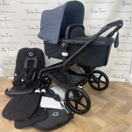 PRELOVED Bugaboo Fox 5 Carrycot & Pushchair with accessories - Stormy Blue & Black