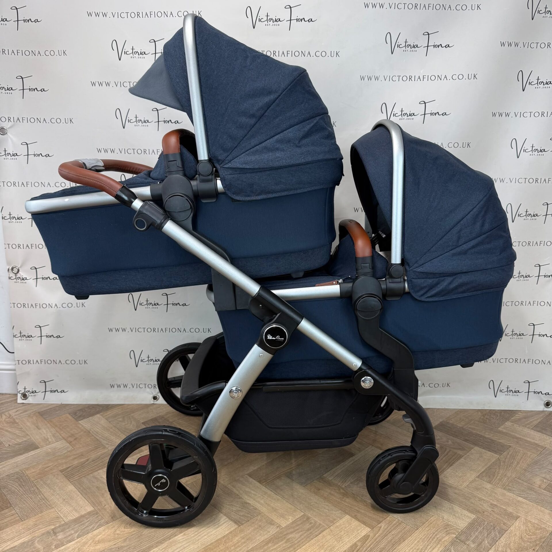 PRELOVED Silver Cross Wave Twin Pushchair Bundle - Indigo Blue - Image 4