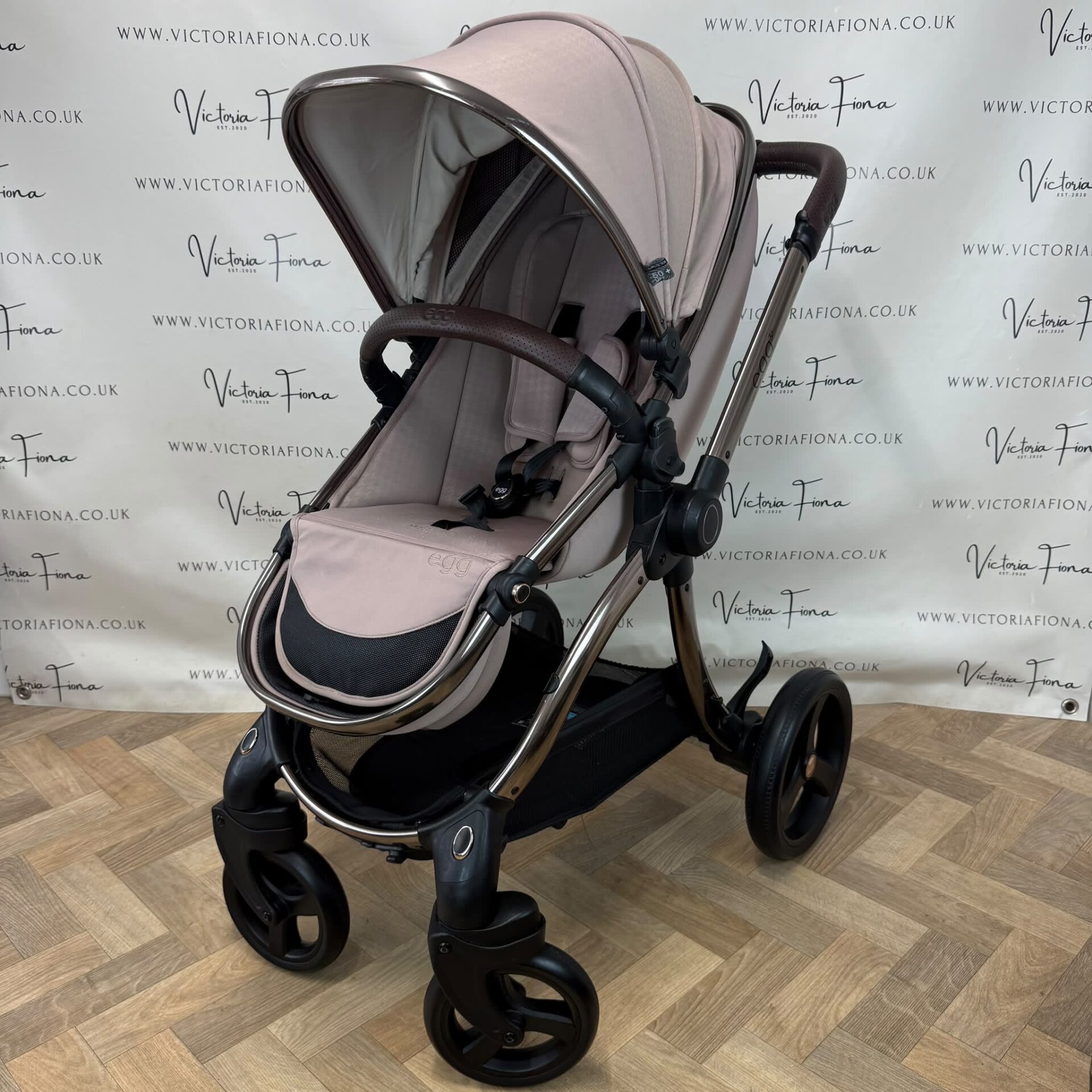 PRELOVED Egg 3 Pushchair, Carrycot & Car Seat - Houndstooth Almond - Image 7