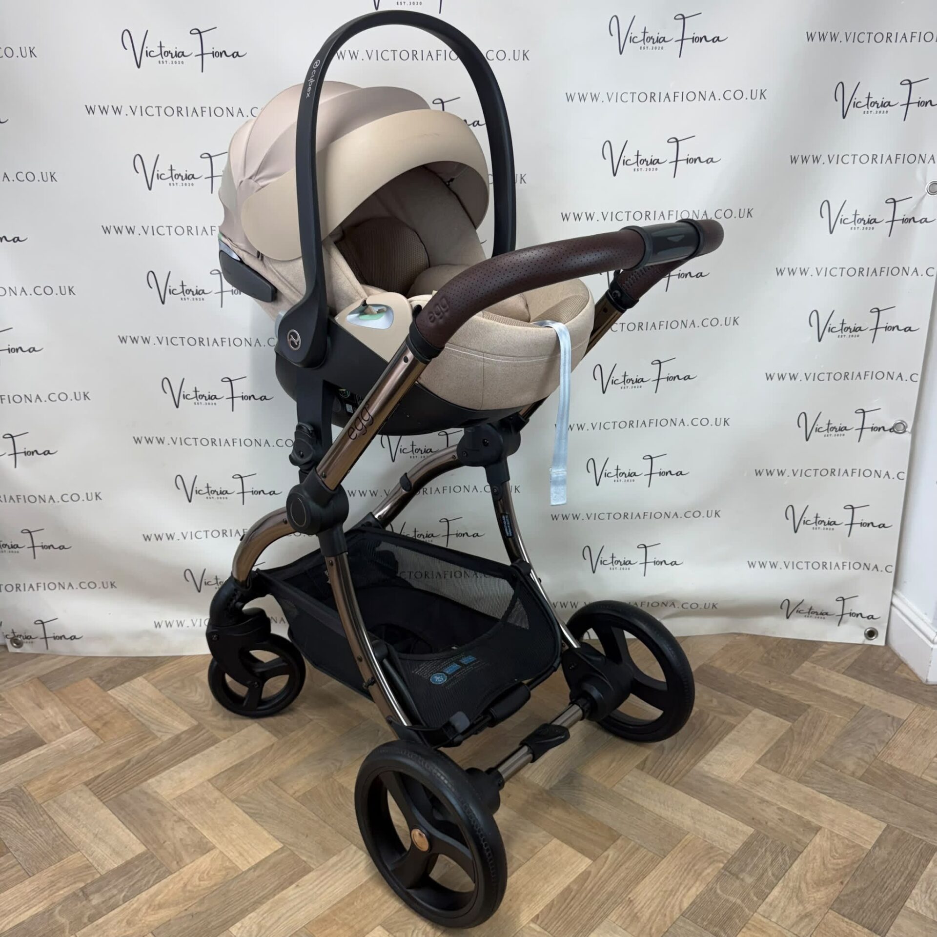 PRELOVED Egg 3 Pushchair, Carrycot & Car Seat - Houndstooth Almond - Image 8