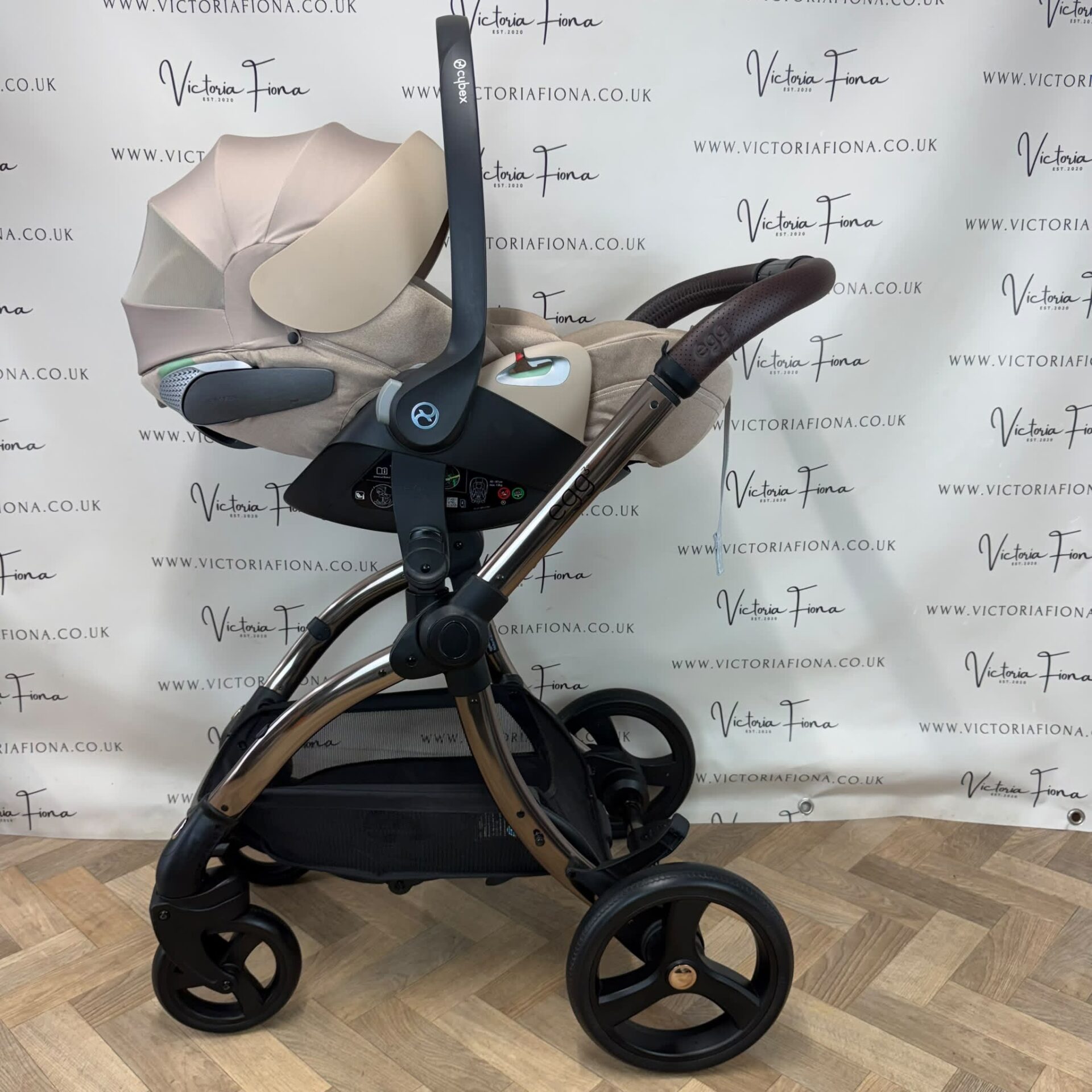 PRELOVED Egg 3 Pushchair, Carrycot & Car Seat - Houndstooth Almond - Image 9