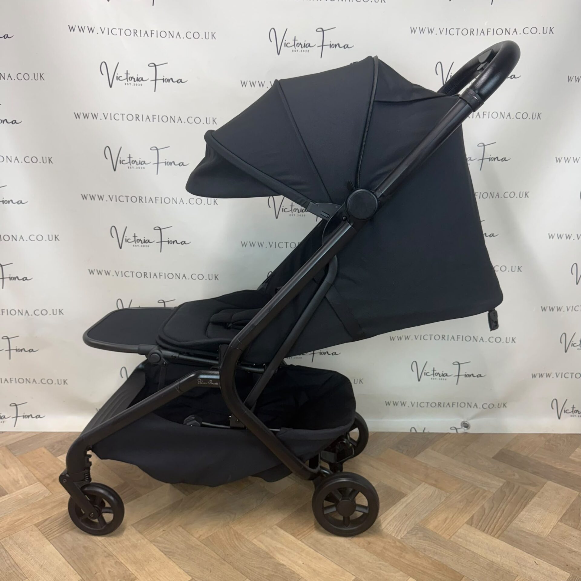 PRELOVED Silver Cross Nia - Cabin Approved Compact Stroller with Carrycot - Black - Image 7