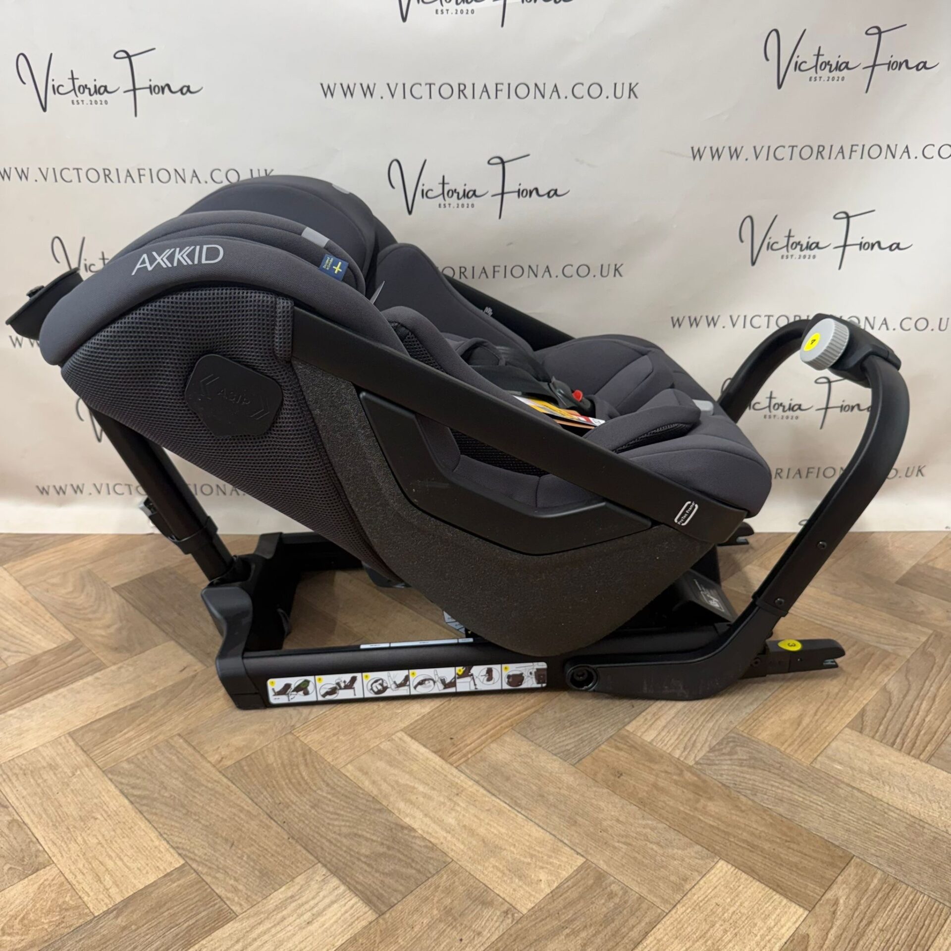 NEW Axkid One 3 Car Seat - Grey RRP£650 - Image 2