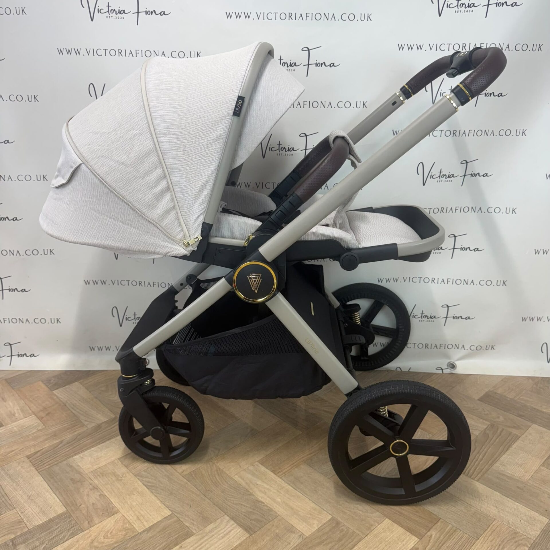 PRELOVED Venicci Tinum Upline Carrycot & Pushchair - Stone - Image 6
