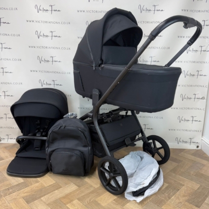 PRELOVED Silver Cross Breez Carrycot & Pushchair - Onyx Black