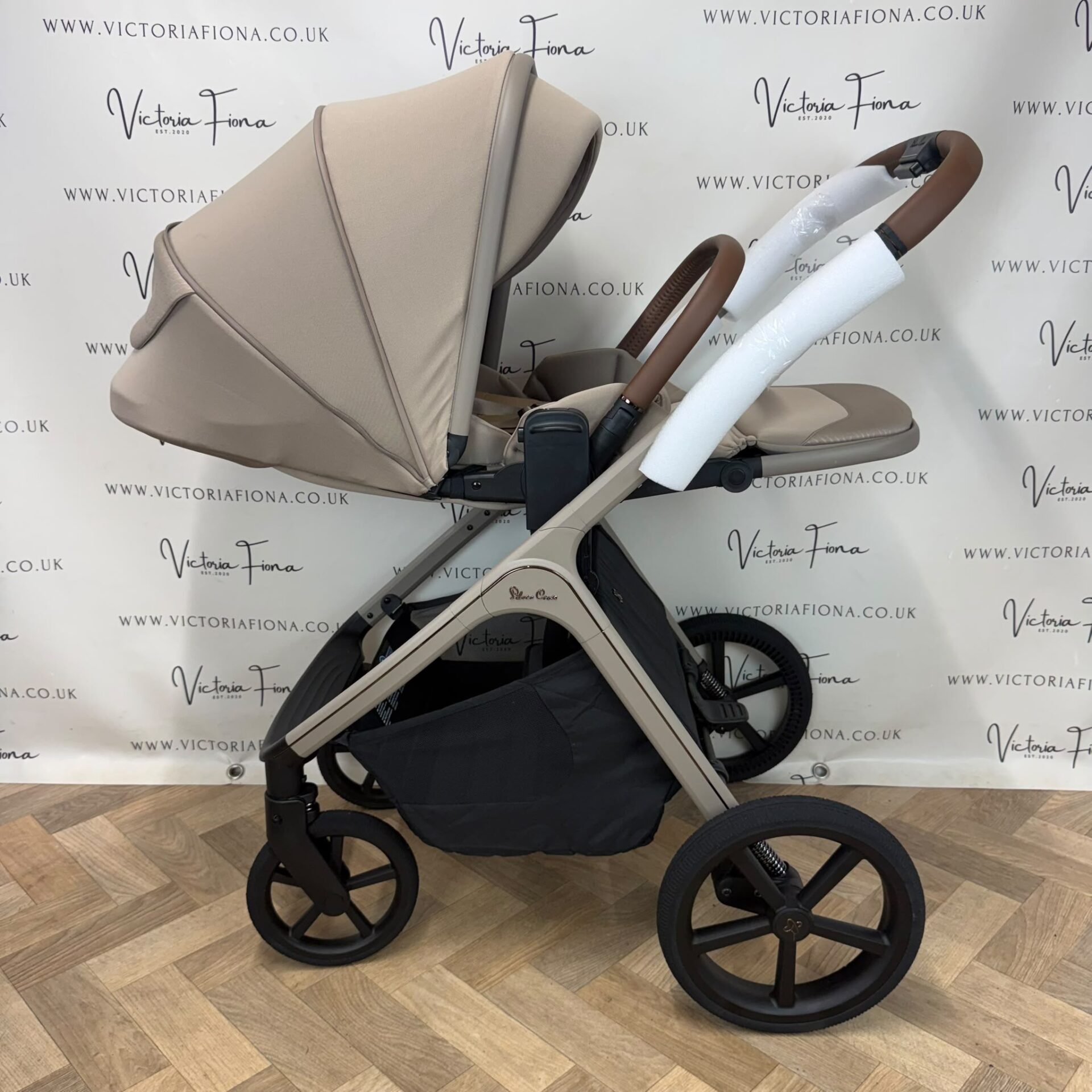 EX-DISPLAY Silver Cross Cove Carrycot & Pushchair - Champagne - Image 8