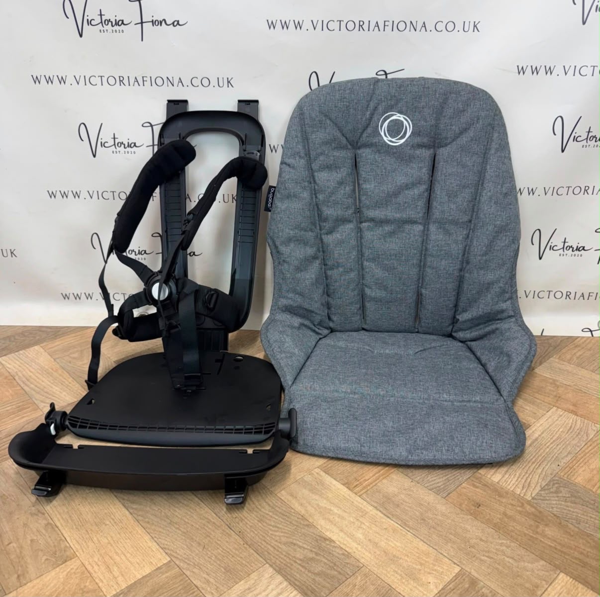 PRELOVED Bugaboo Fox 3 Pushchair & Carrycot plus Cybex Cloud T and Isofix – Grey Melange With Graphite Chassis - Image 6