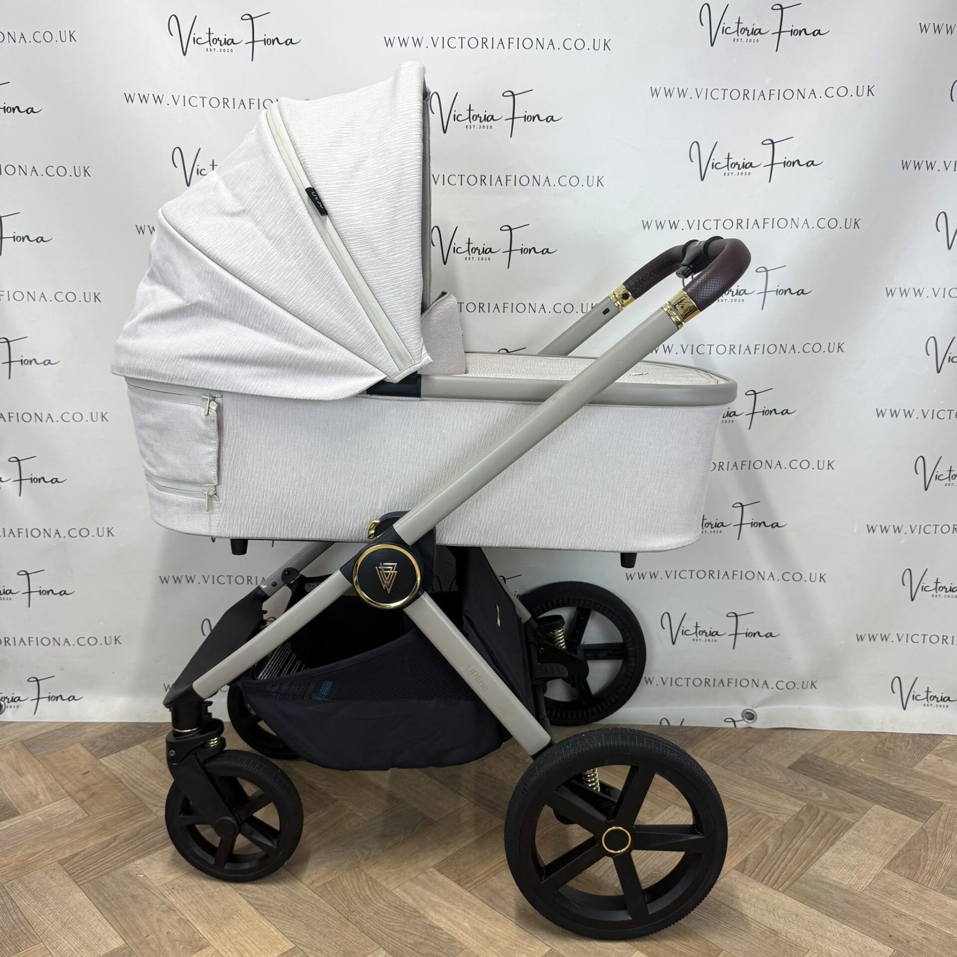 PRELOVED Venicci Tinum Upline Carrycot & Pushchair - Stone - Image 5