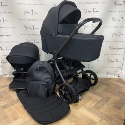 EX DISPLAY Silver Cross Breez Carrycot & Pushchair - Onyx Black