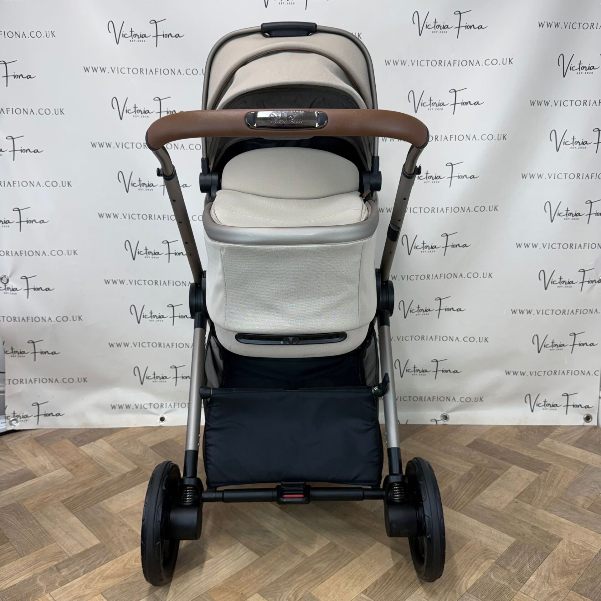 PRELOVED Silver Cross Reef 2 Carrycot & Pushchair - Frappe - Image 3