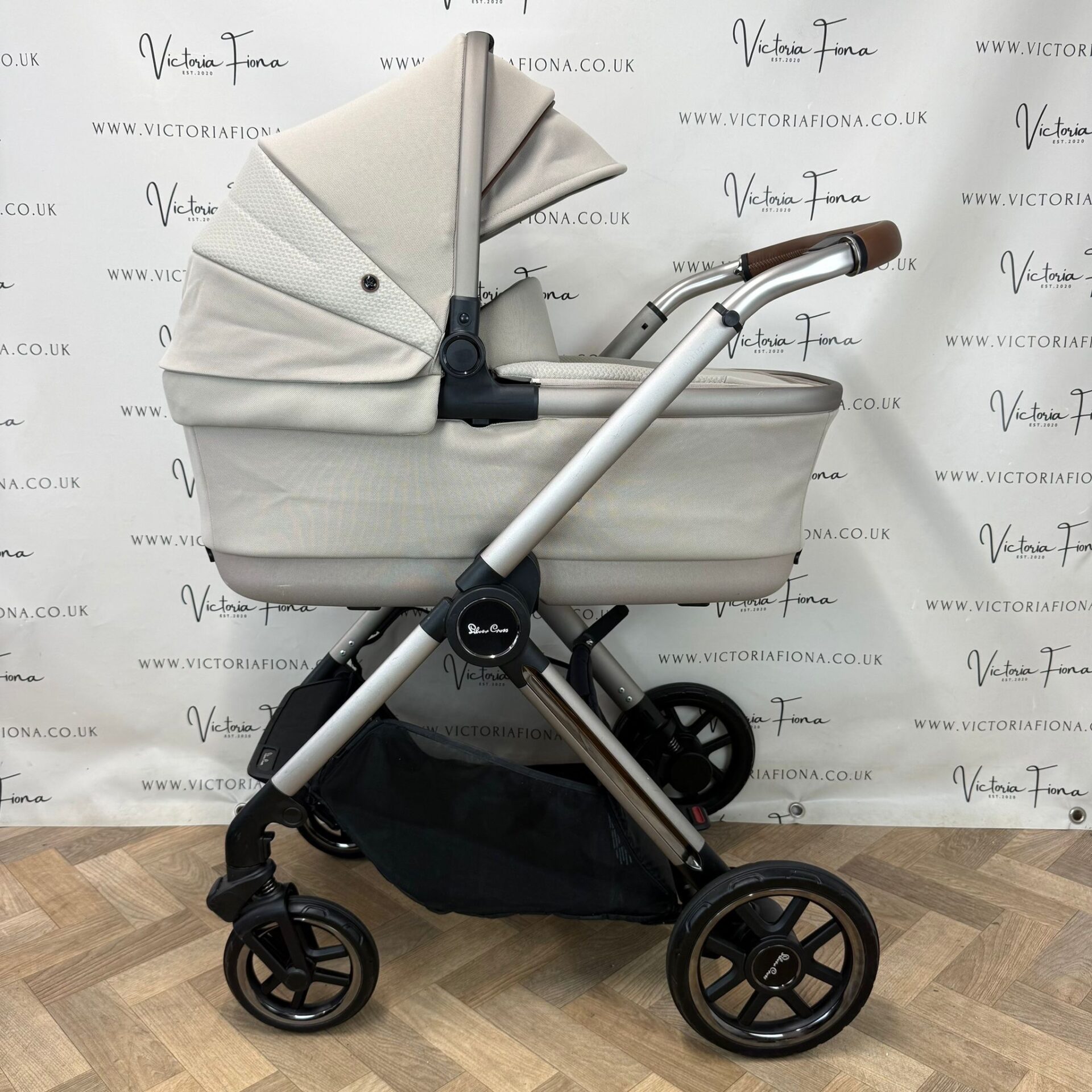 PRELOVED Silver Cross Reef 2 Carrycot & Pushchair - Frappe - Image 2