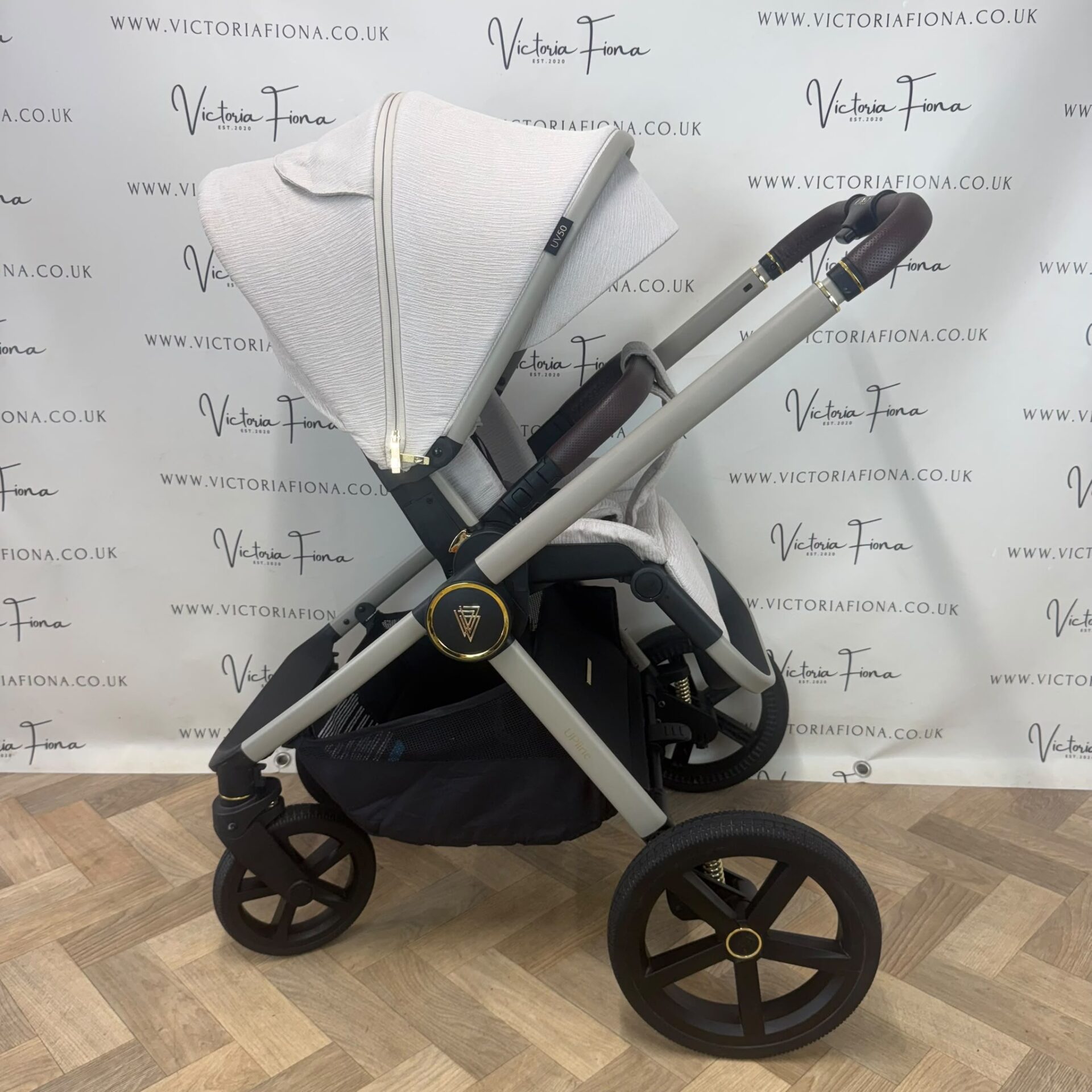PRELOVED Venicci Tinum Upline Carrycot & Pushchair - Stone - Image 7