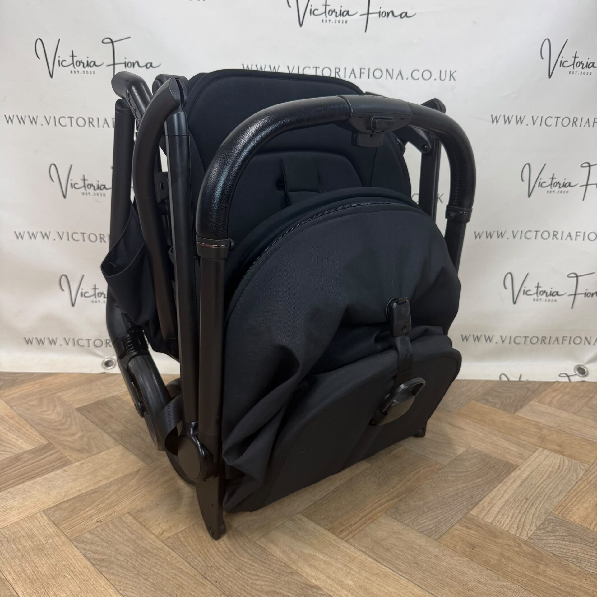 PRELOVED Silver Cross Nia - Cabin Approved Compact Stroller with Carrycot - Black - Image 10