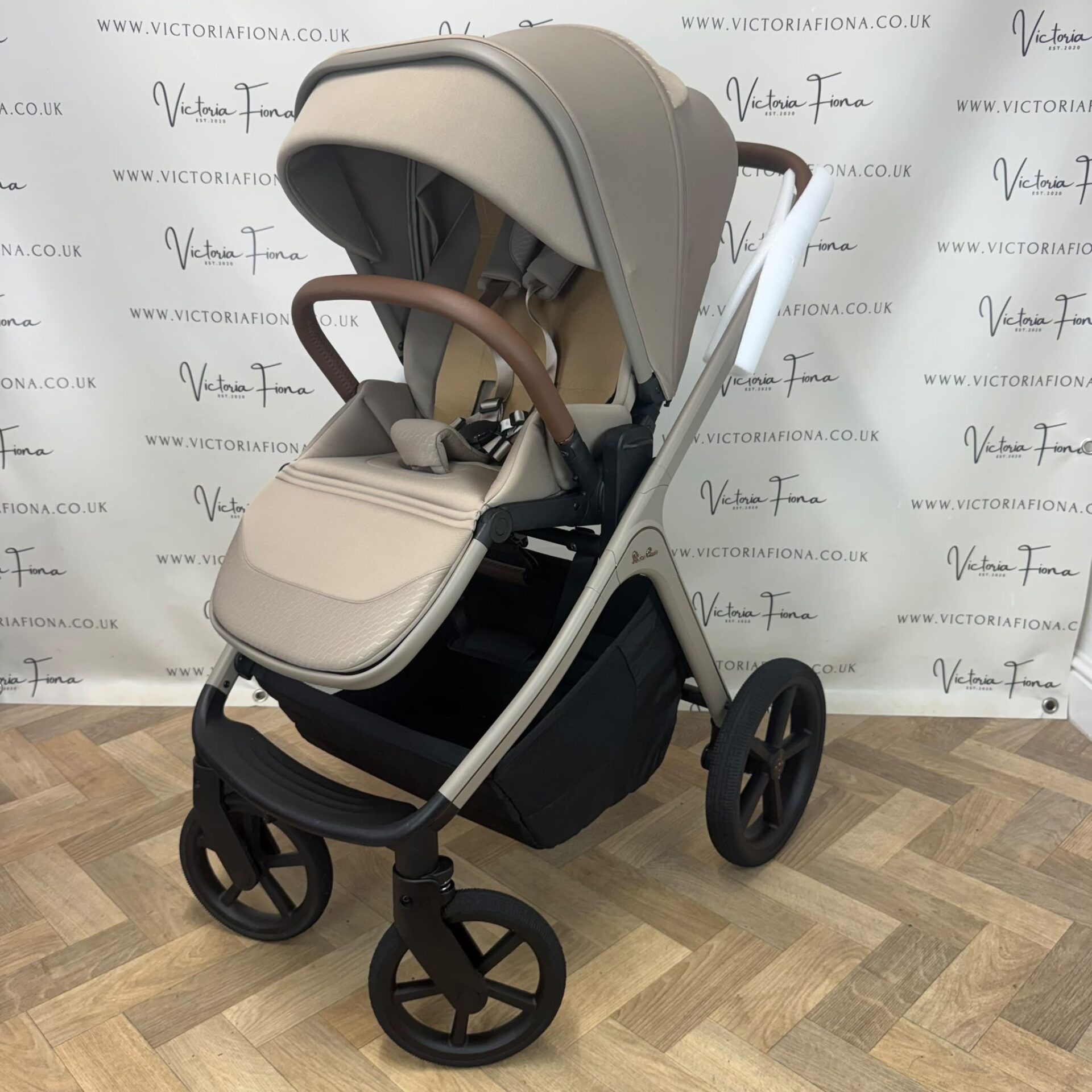 EX-DISPLAY Silver Cross Cove Carrycot & Pushchair - Champagne - Image 9