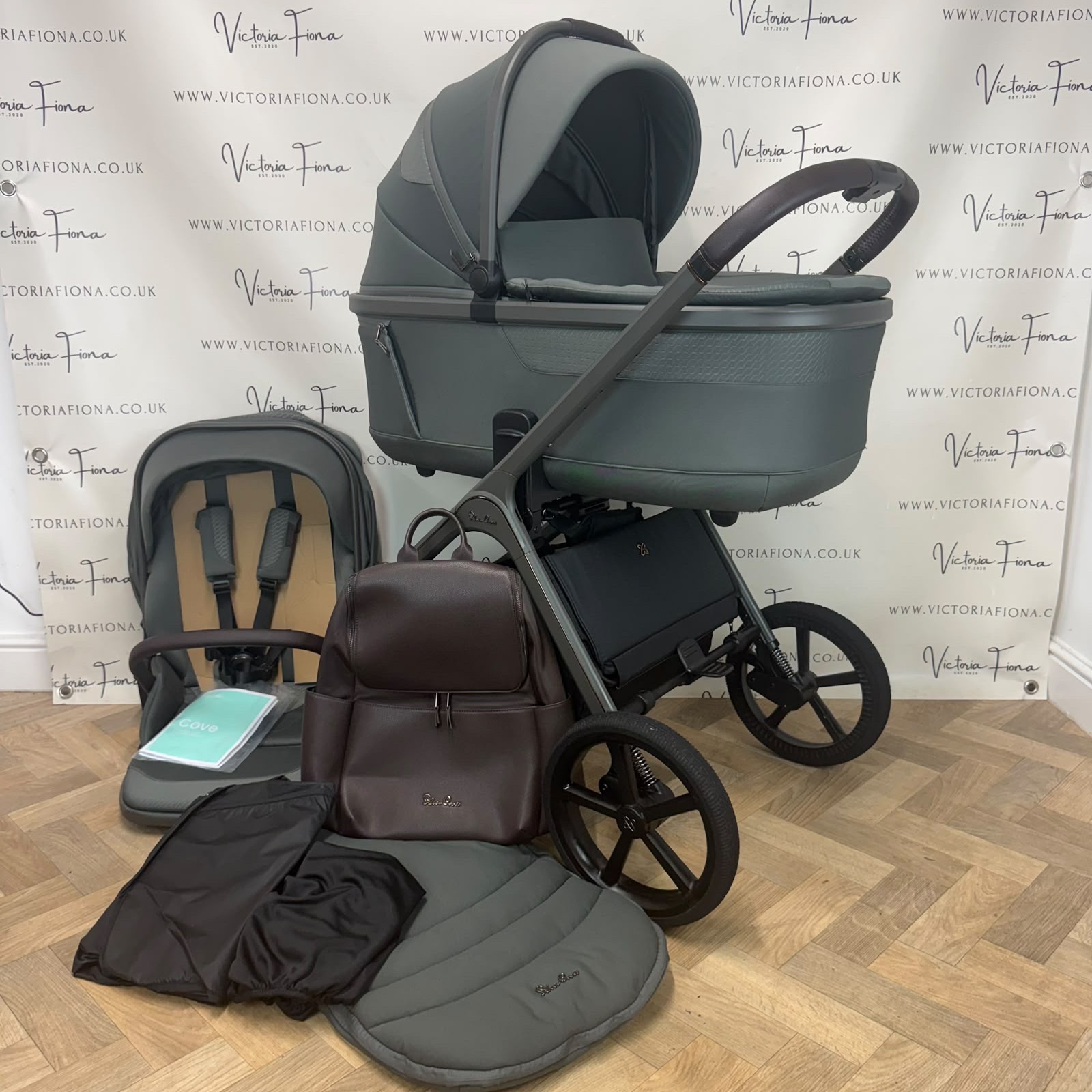 PRELOVED Silver Cross Cove Carrycot & Pushchair - Pewter Green π